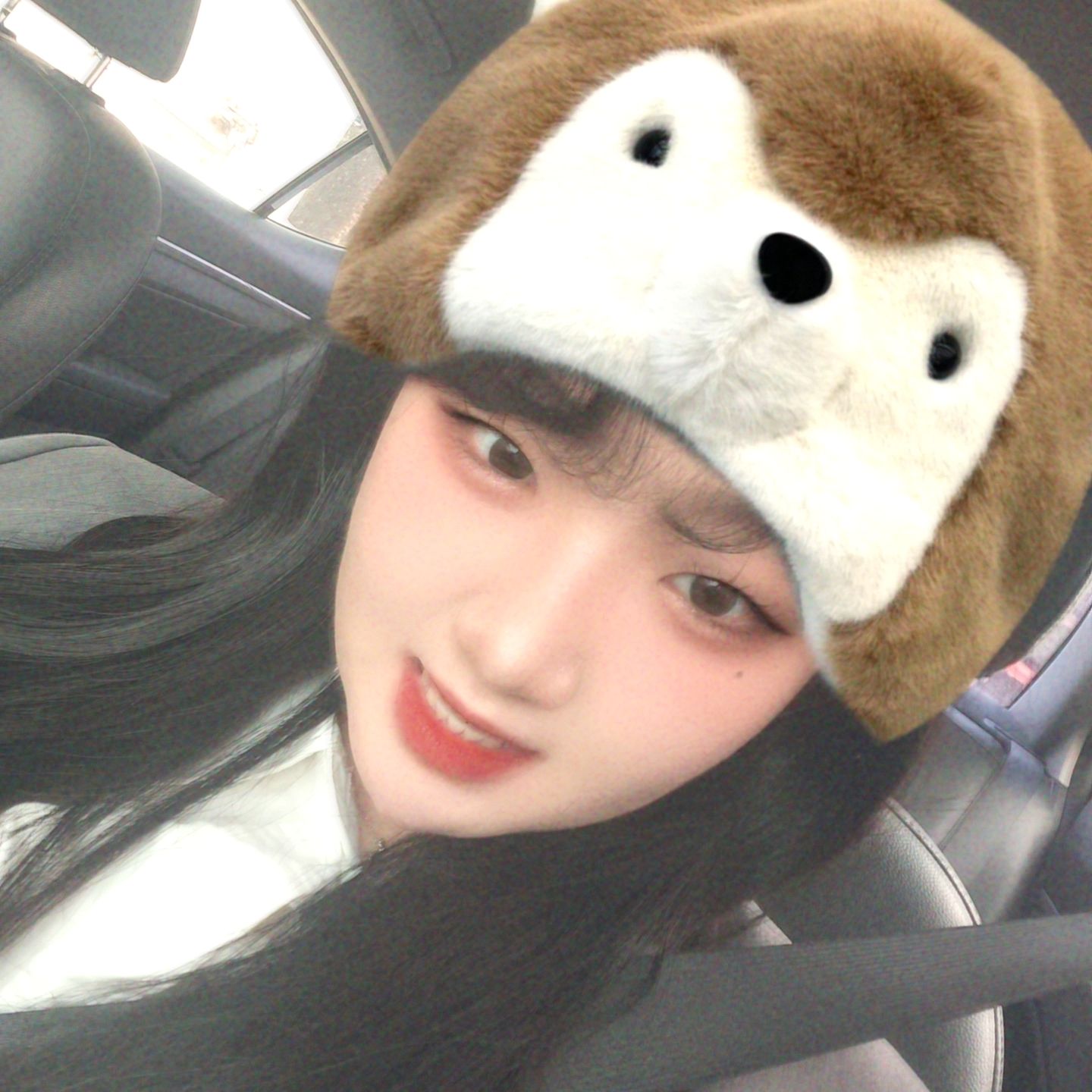 울님들 그동안 모두 무탈하셨는지요 ㅠ ㅜ

저는 정말... 2달 가까운 시간동안
시댁과 친정의 홀 계약 관련해서 너무나도 많은 일이 있었습니다...

개인적으로 내가 이러려고 결혼하나 ㅎ
싶었지만 그럼에도 불구하고 모든 걸 이겨내고
드디어 !!!!!!!!

첫 홀투어를 시작한 지 딱 두 달만에 ㅠㅠ
베뉴 계약을 완료했습니더 ㅠㅠㅠㅠ

투어 영상으로 곧 돌아올게용,,,

그냥그냥 신나는 마음에 한달음에 헐레벌떡 ㅎㅎ
저두 드디어 예정일이 생긴 예신입니당 🩵