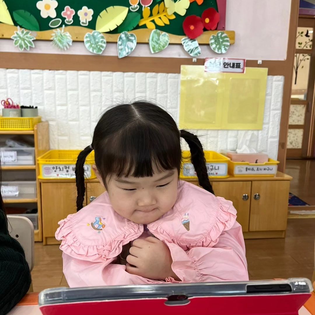 우리집 둘찌 로지의 유치원입학!
내딸 유치원의 첫날을 응원해!

아직 너무 애기같지만..
잘 해내보자 내딸랑구♡

마니마니사랑해♡♡♡
#유치원입학 #입학 #축하해 #입학식생략 #사랑해 #화이팅 #내딸로지 #두딸맘 #ootd #today #육아맘