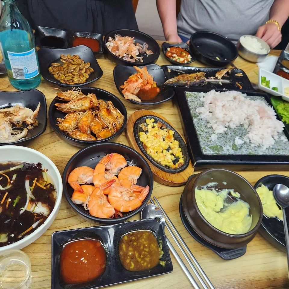 먹방 2탄
오랜만에 올리다 보니
먹는 사진뿐 ㅎㅎ
아직도 남았군 ㅎ
