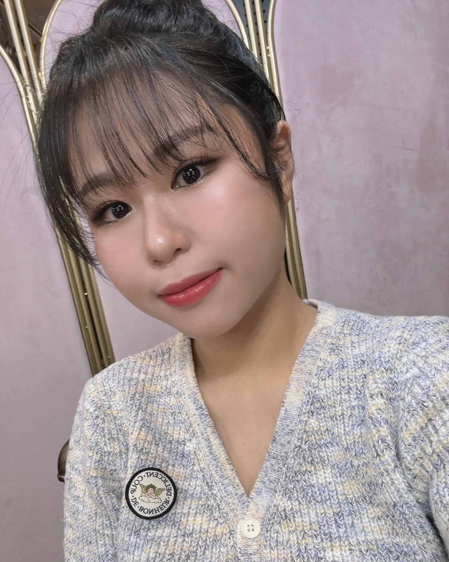 웨딩 스냅 촬영을 위해 메이크업, 헤어 샵 방문했어요
화장을 진하게 해야해서 조금 어색했지만 사진은 정말 예쁘게 나올것같아요
direct.wedding  다이렉트 결혼준비 카페에서 스냅, 헤메샵 추천받아 결혼 준비 해봐요!

#다이렉트결혼준비 #메이크업 #강남메이크업 #스냅촬영 #스냅모델 #selfie