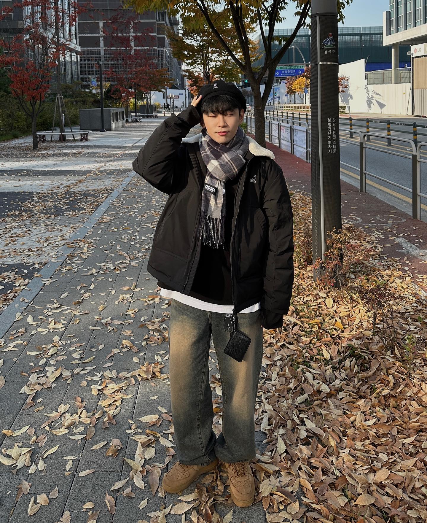 #협찬 kangolkorea team_kangol 

담주부터 이제 추워진다고 하는데🥶
겨울오기전에 패딩 꺼내놔야지❄️☃️
패딩이랑 머플러 하나면 겨울준비 끝✨

#광고 #캉골 #kangol #teamkangol_official
#팀캉골 #아우터 #점퍼 #겨울코디 #패딩 #머플러