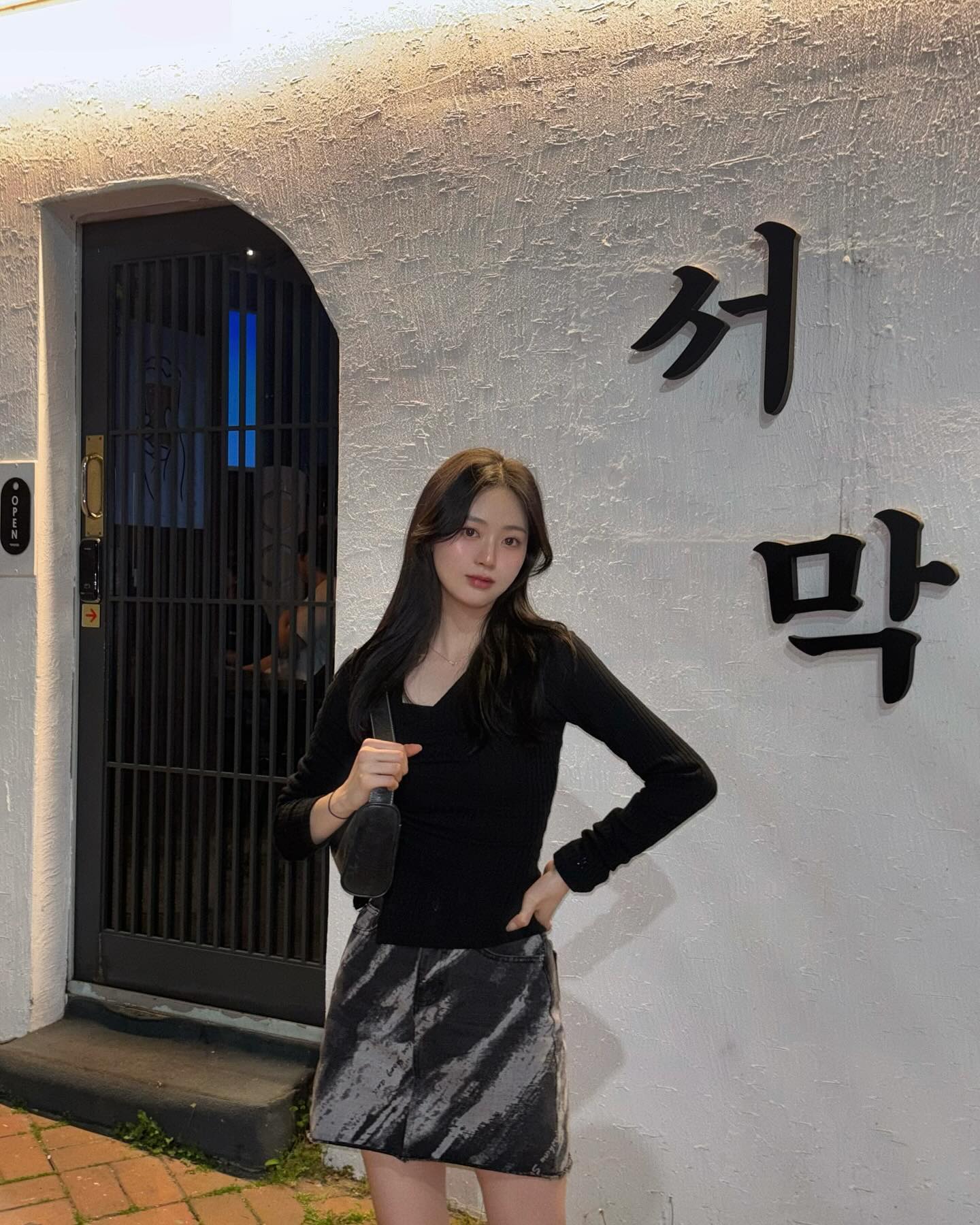#협찬 

삼덕동 술집 ‘서막’ 분위기가 너무 좋았어요 ♥ 
노래도 이자카야스러운 일본 곡들이 많이 나와서 더 좋았구! 
한우타다끼가 진짜 짱맛있어요 ,,, 🥩
좌식 테이블 자리에는 가림막도 있어서 프라이빗한 너낌 ˙ᵕ˙ 

#삼덕동이자카야 #삼덕동술집 #삼덕동맛집 #삼덕동3가술집 #삼덕동안주맛있는술집 #삼덕동선술집 #삼덕동분위기좋은술집 #삼덕동맛집 #삼덕동술집추천 #삼덕동 데이트장소