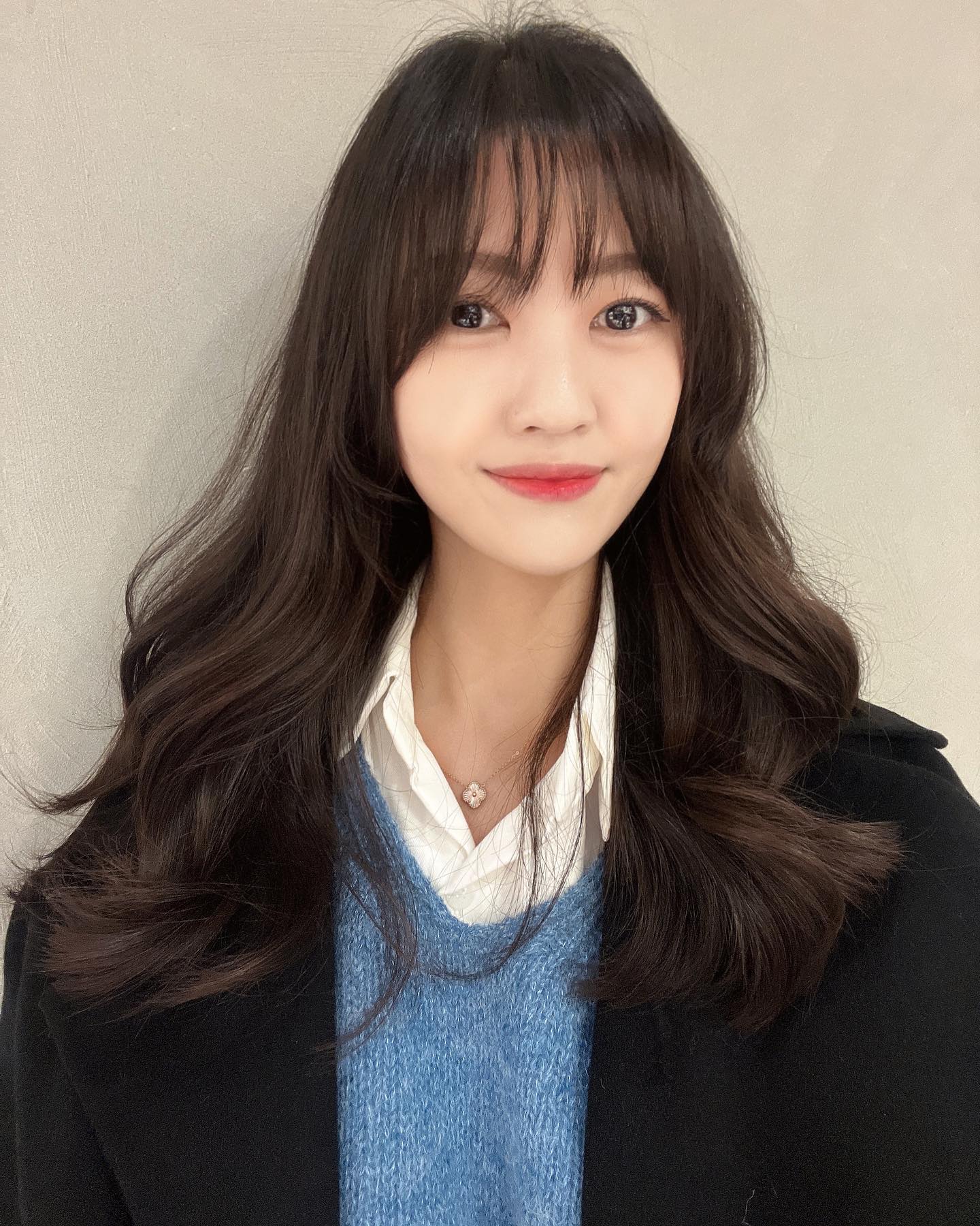 반포미용실 박승철헤어스투디오(강남뉴코아점)-미나쌤

제머리는 사실 힘이 없고 가는 편이라 포기하고 미용실 안간지
백만년…미나쌤이 구원해주셨어요🤍🙌👏

✔️원하는 디자인 예쁘게 반영(무려 14년 경력이시라고…👍)

✔️직접 다 시술해주시기 때문에 믿고 맡길 수 있어요!

✔️손이 빠르셔서 시술시간 단축 가능!

✔️무엇보다 너무 이쁜 머리 가능🤍

✔️쌤 왕친절❤️

🤍예쁜머리 감사드려요 미나쌤👏🤍

#반포미용실 #고속터미널미용실 #반포레이어드펌 #강남박승철 #머리맛집 #hairshop #서울머리잘하는곳 #selfie #셀피 #hairstyle #hairstylist #머리잘하는곳 #hair #style #model #일상 #daily #memesdaily #lfl #좋아요반사 #좋반 #일상소통 #협찬환영 #instagood #instadaily #instalike #likesforlike