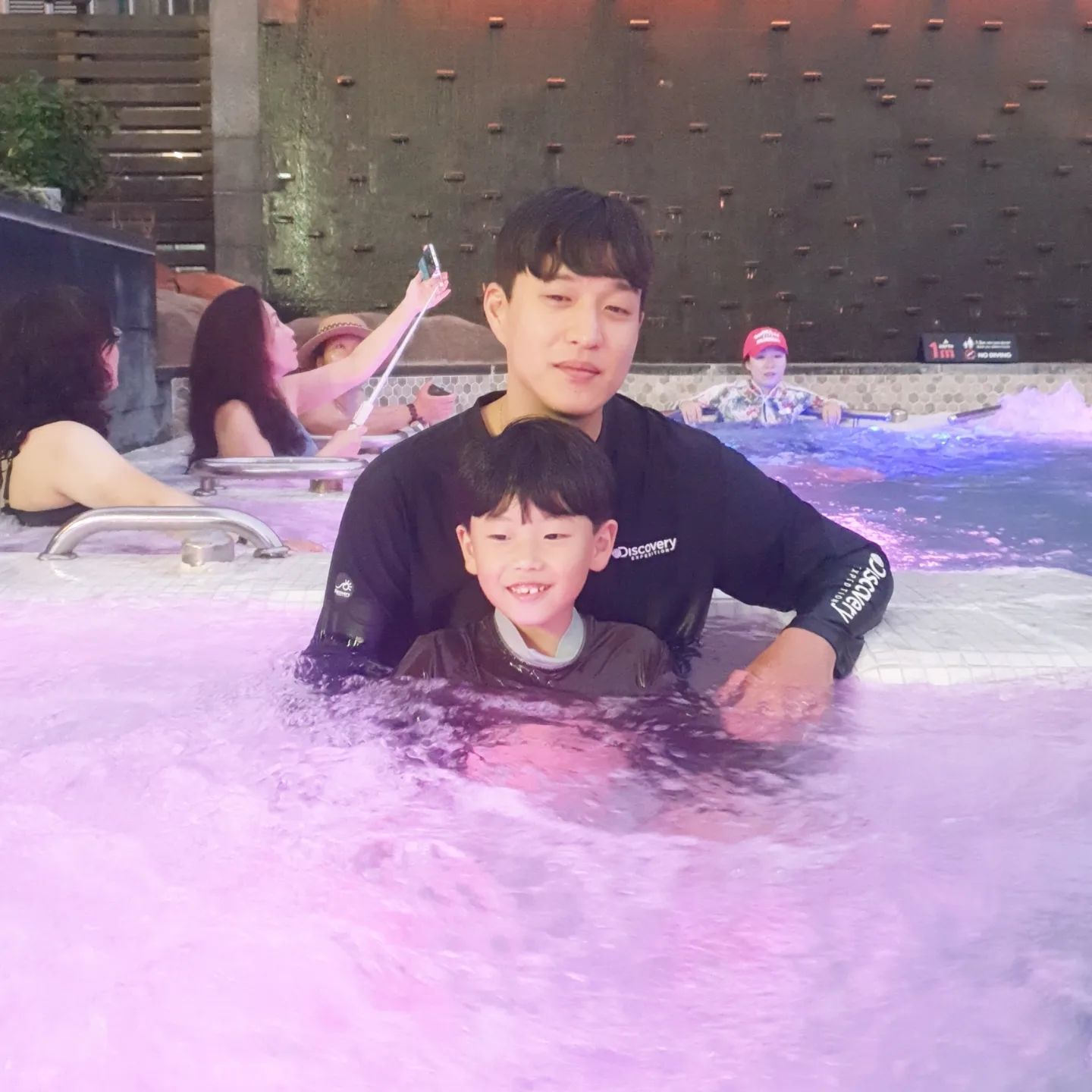 #박남매 #일상
 
 
 
하루 종일 물놀이...
 
누구보다 재밌게 즐기는 꼬맹이ㅋㅋㅋ
 
 
 
.