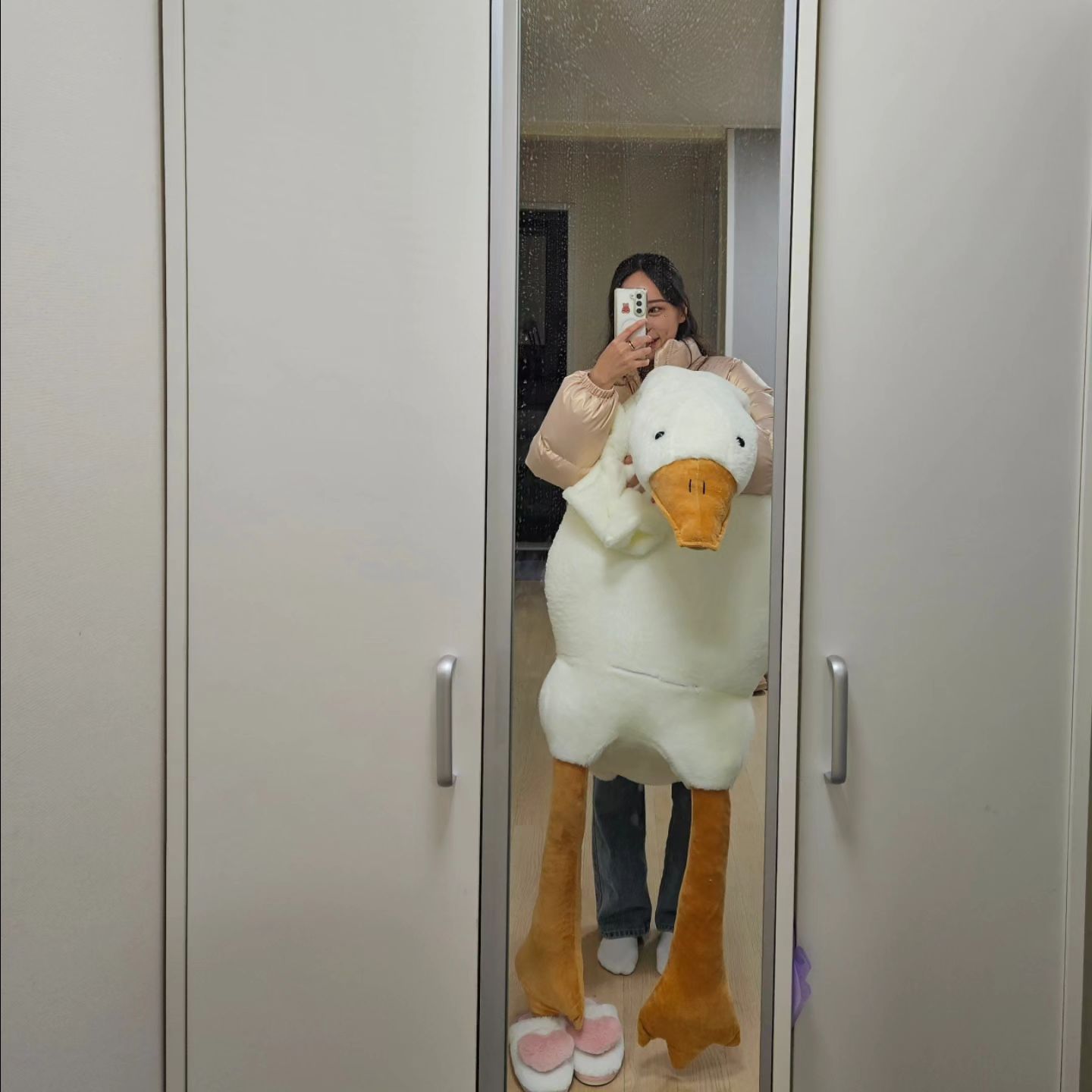 깜짝오리 감사합니다🫶🏻
.
.
.
#오리인형 #대왕오리 #핵큰오리 #190cm #난162cm #28차이 #설레는키차이 #나보다큰인형 #오리바디필로우 #오리세마리 #🦢 #🦆 #🐤 #귀여운오리 #잘지내자오리야 #🫶🏻 #핵감사합니다 #갤럭시감성 #아직어렵다