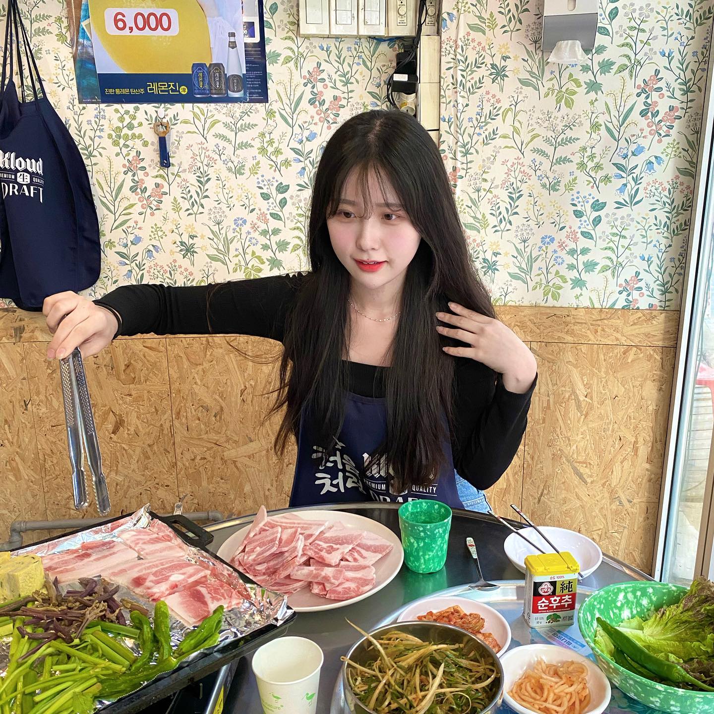 사당역 근처 냉삼 맛집 발견,,🔥 #협찬 

방배냉삼이라는 곳인데 레트로 분위기에다가 국내산 돼지를 당일 가져오신거라 맛이 없을 수 없닷,,🥹

역이랑 5분이내 거리에 위치해있어서 접근성 좋은 점이 장점🐰

특히 여기 김치찌개 필수 주문하세여..JMT이니까여🔥

#방배냉삼 
#사당삼겹살 #방배삼겹살 #사당냉삼 #사당고깃집 #냉삼