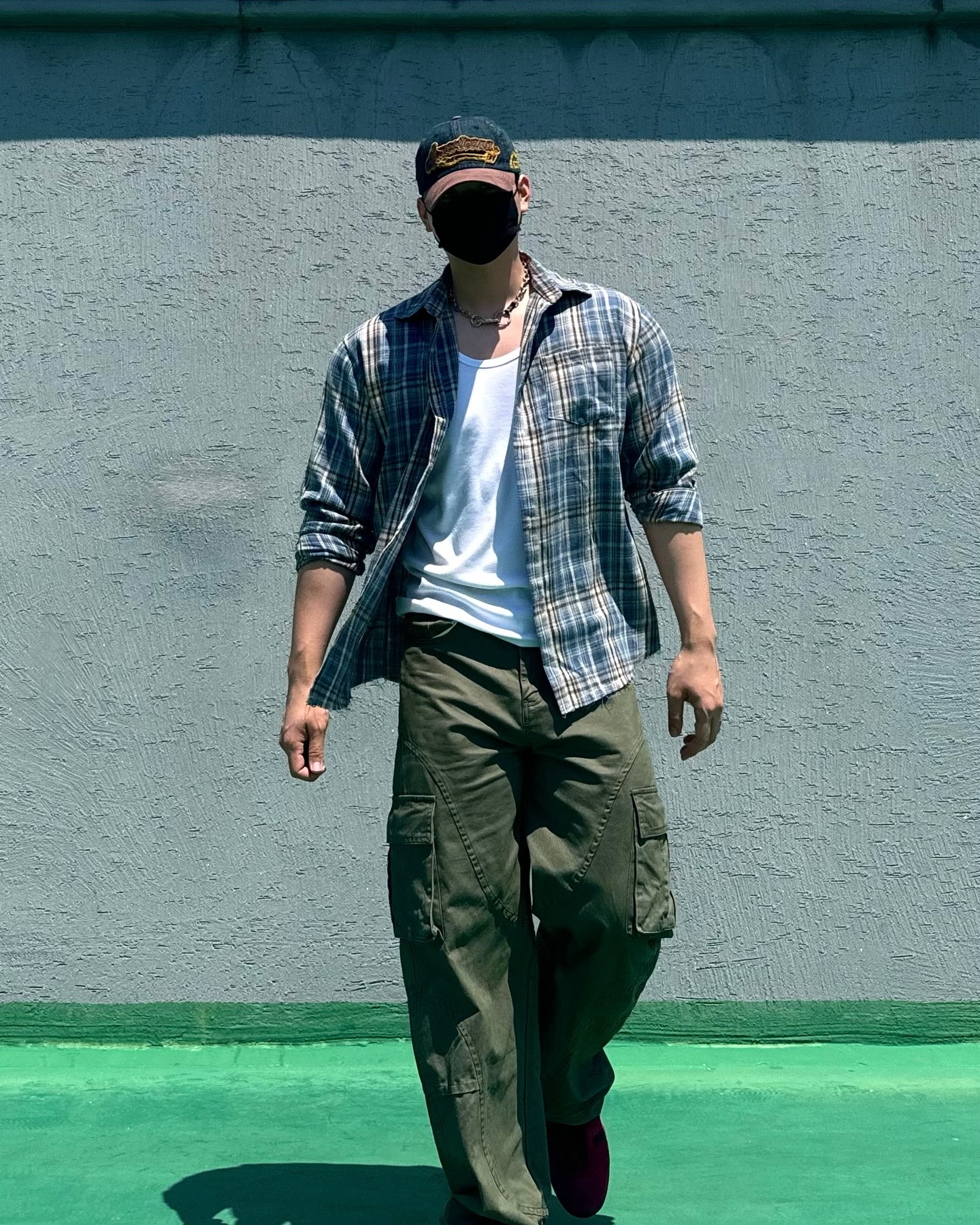 #협찬 squaz_official 

빈티지 볼캡의 정석🧢

해당 볼캡제품은 빈티지 워싱과 배색조합이 다양하게 제작되어 빈티지 코디를 할 때 코디의 완성도를 높여주는 볼캡이였습니다! 
감사합니다!