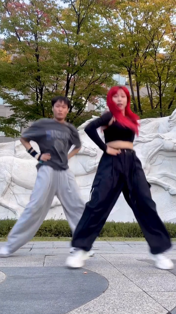 여기가 숭실대에서 젤 유명한 데라며?!🐴🤍

이대생과 성대생이 숭실대 댄동 올장르 배틀와서
예탈하고 바로 칠리 릴스찍고 간 엄청 이상한 조합

배틀하러 온 게 아니라
릴스찍으러 온 김에 배틀하고 간 사람됨🤪

비즈니스 릴스 협업 문의 to DM으로💌 환영🙌🏻🔥

#SWF #SWF2 #스우파2 #스트릿우먼파이터2 #chili #1million #chilichallenge_1million #칠리챌린지 #칠리챌린지_원밀리언 #dance #dancer #숭실대