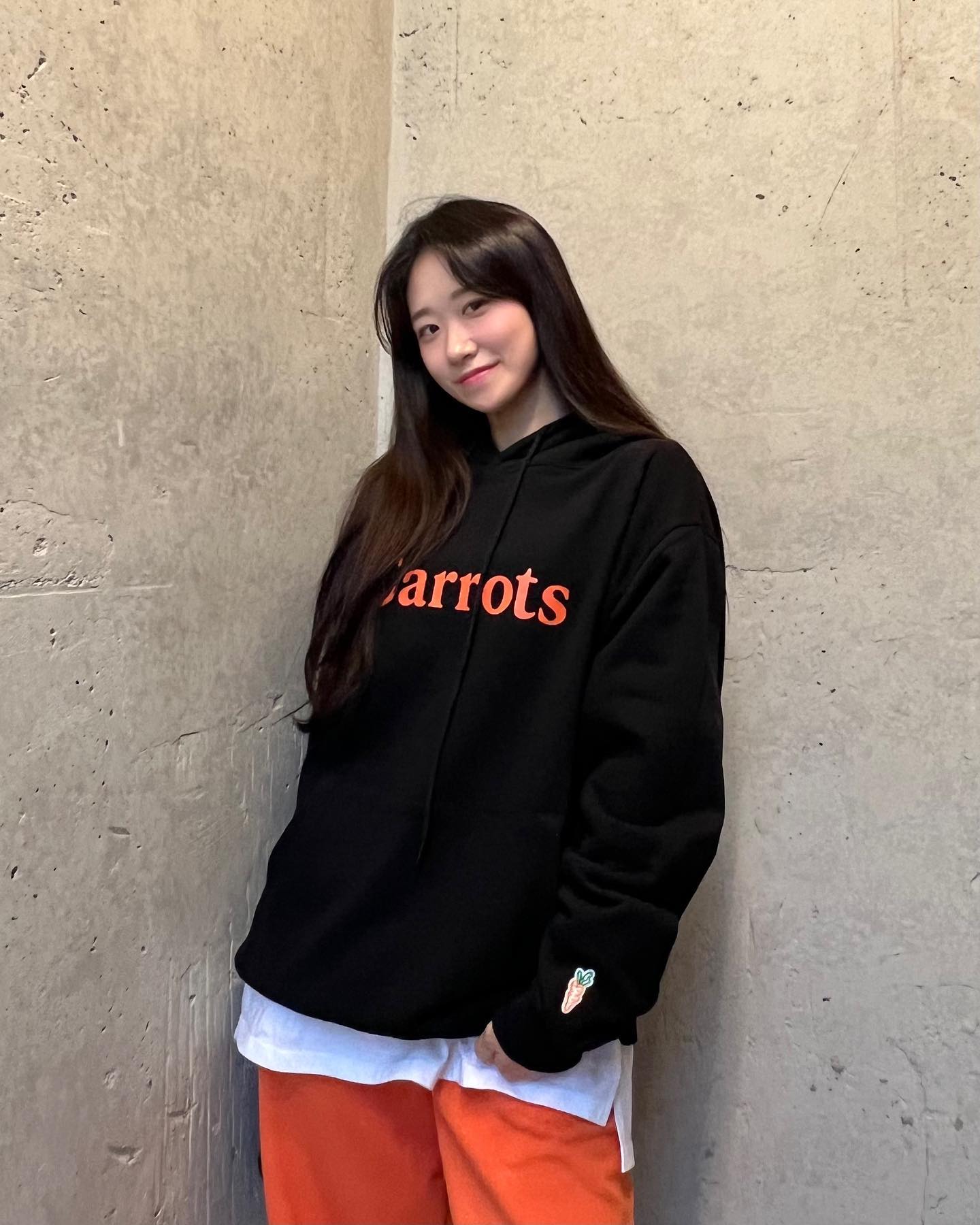 carrots.kr 

🧡캐롯츠 - CRT LOGO HOODIE

LA스트릿 브랜드 캐롯츠(carrots)의
귀여운 당근🥕 후디입니당
검정에 주황색 컬러 배합이 너무 예쁘죠🥰

이제 후드의 계절이 와서 너무 좋아요 :P

#캐롯츠 #carrots #🥕 #후드티코디
#후드티 #후드티추천 #가을코디 #가을코디여자