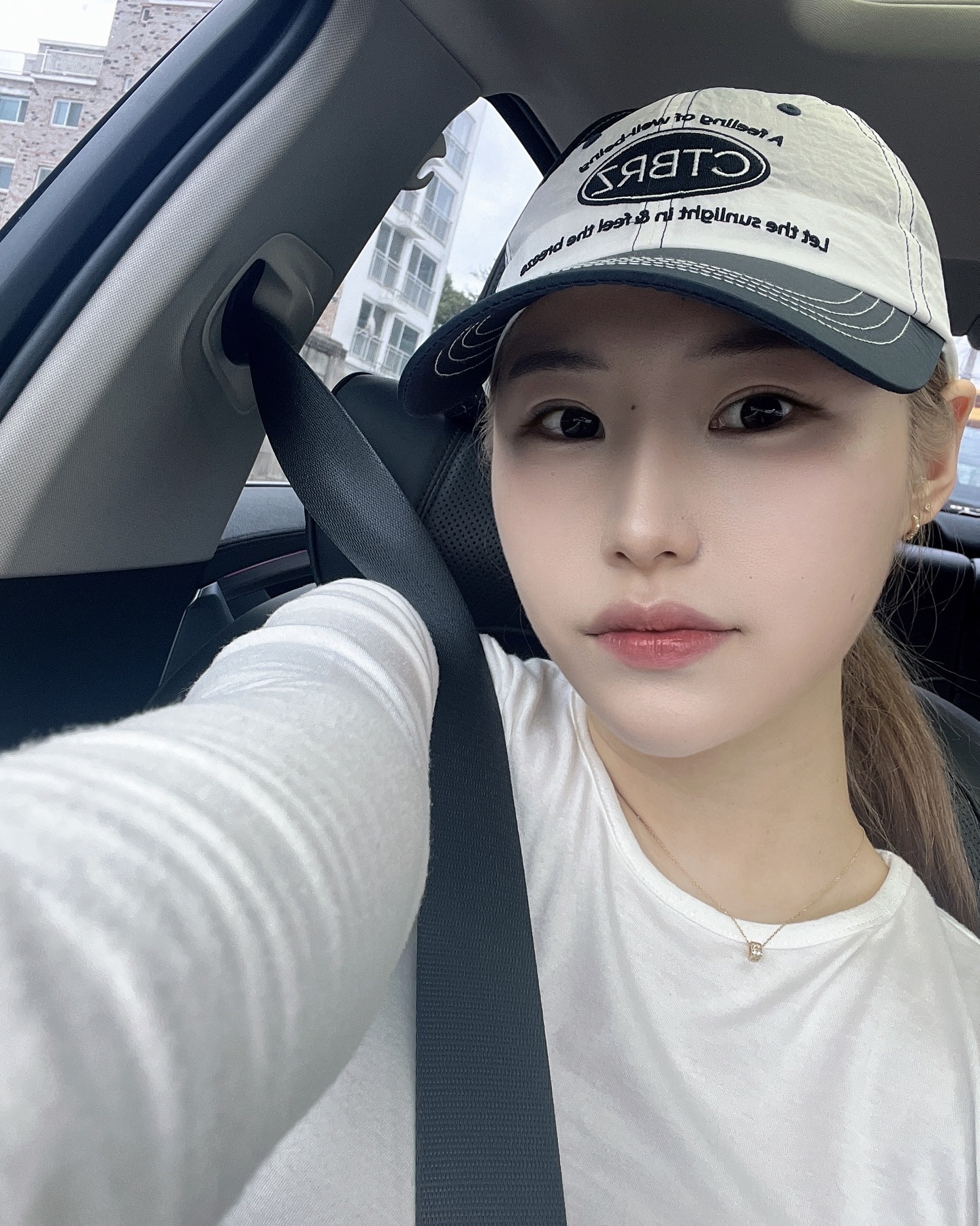 모자 잘어울리는 나 어떤데🥴