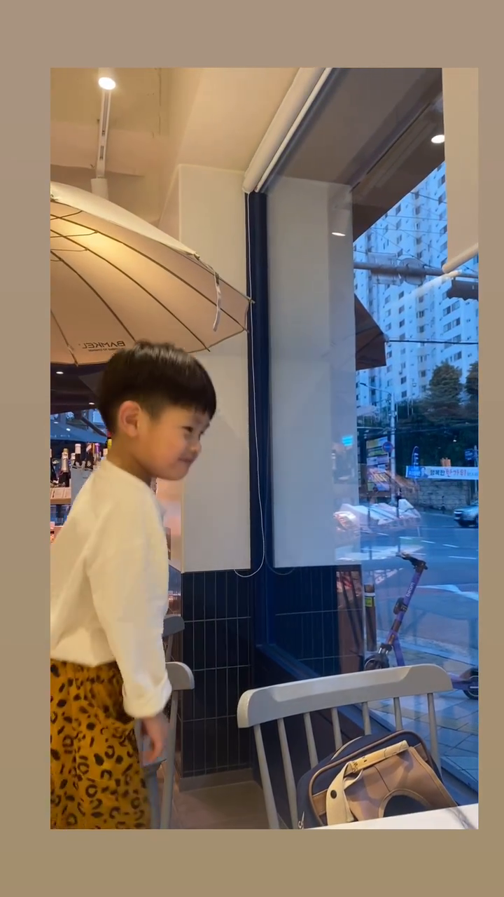 파바에서 1인공연중..ㅋㅋㅋㅋㅋㅋ