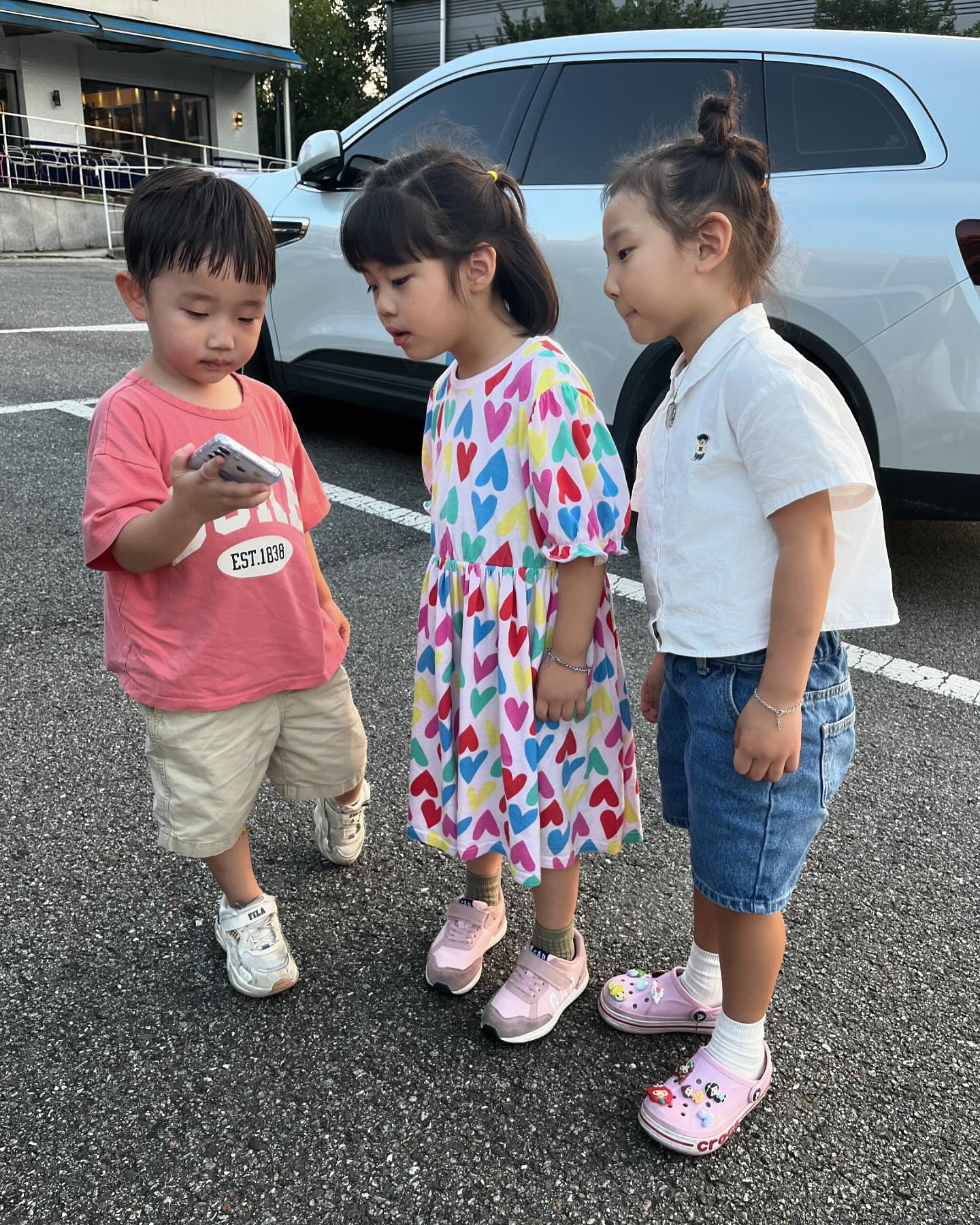 서라,
오랜만에 품앗이 모임 : 윤하야 또만나자💕
윤하:이현:이서:서라 👶👶👶👶❤️
-
-
-
#떠라#딸#딸스타그램#육아#육아스타그램#육아소통맞팔환영🙆 #아기모델#딸#딸스타그램👧🏻 #성장기록 #육아일기🍼 #성장일기#맞팔#좋아요반사#좋아요반사❤️#육아소통#소통🙆 #맞팔#육아#성장#딸맘#쥐띠맘소통 #환영🙌#육아일상#맞팔하면선팔#좋아요테러 #소통의힘#일상#이쁘니💕#무한감사❤️❤️❤️❤️