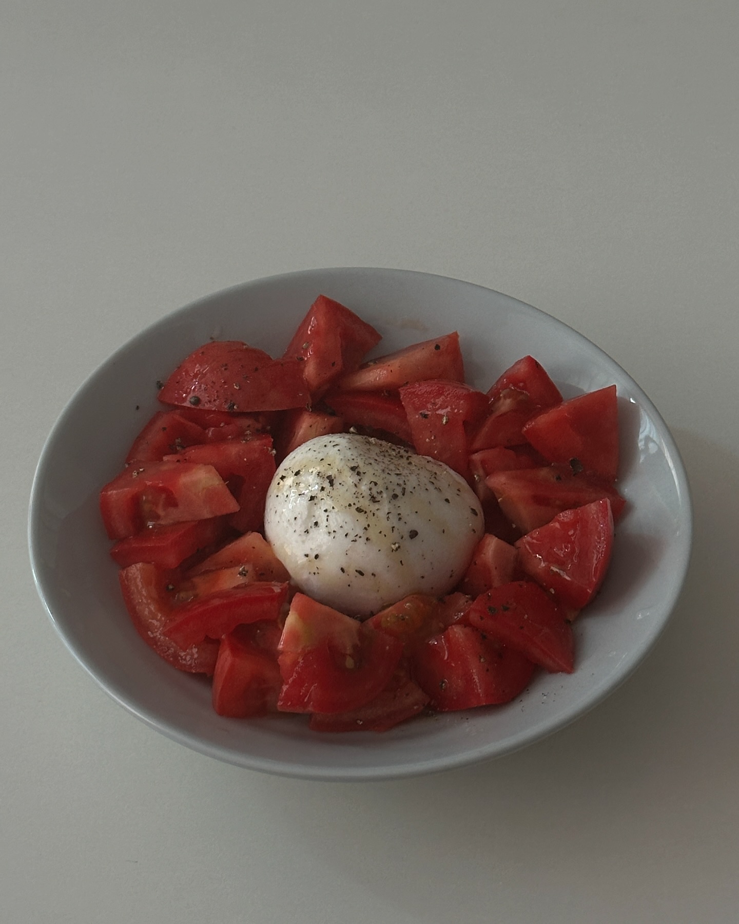 살면서 처음 보는 몸무게 달성..!🥹
(체중계 너무 무서워) 
마치고 먹을려구 올드페리도넛이랑 노티드도넛
대기중인데..🍩