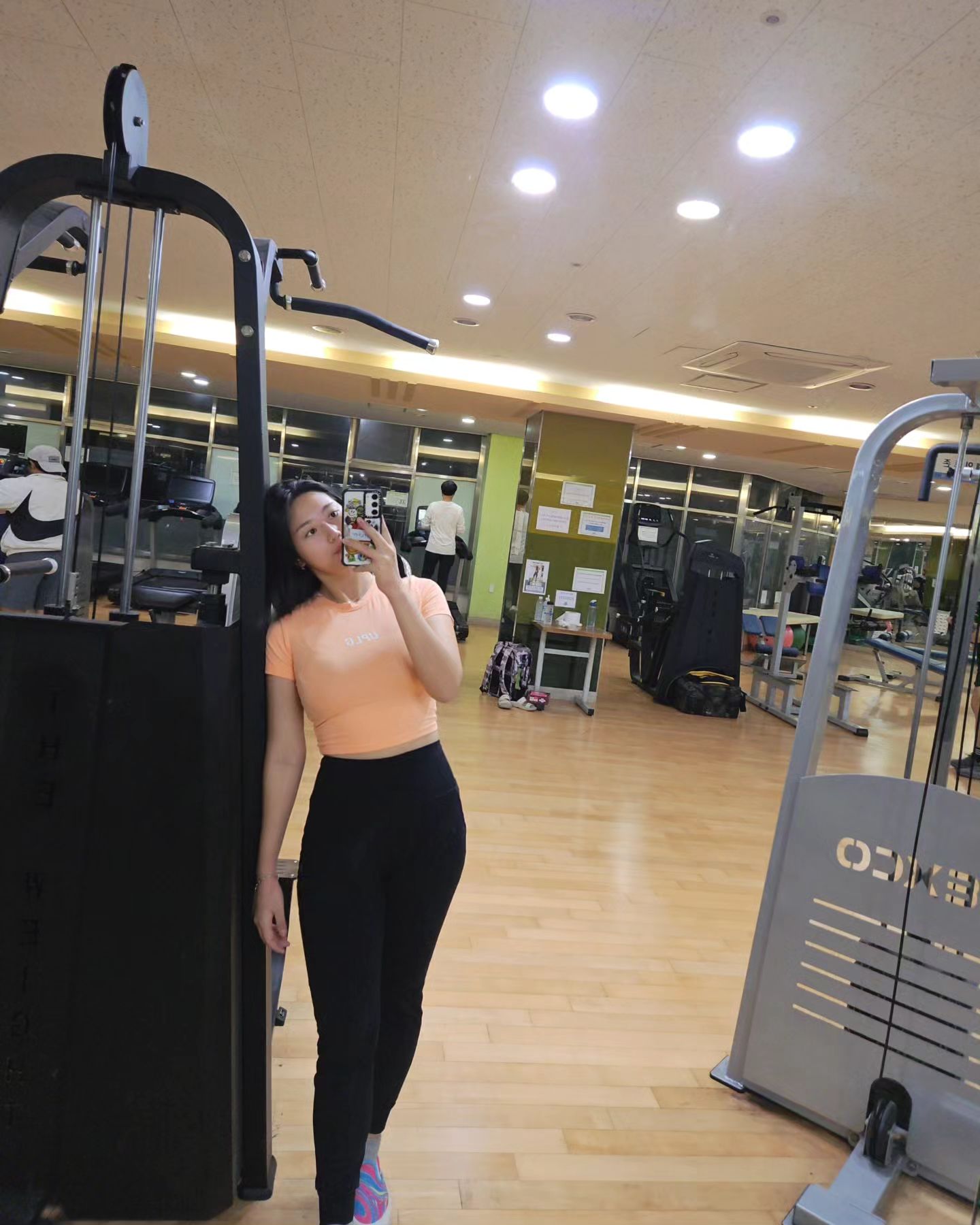 #협찬 

운동러들에게 동반자같은 #프로틴에너지바 를 받았습니다~☺️

최강몬스터즈 선수단 시식테스트를 거쳐서 지명된 제품이라 합니다!

그래서 단백질이 20g !???
일단 맛있네요...ㅎ
운동 시작전에 식대용으로 먹으면 좋을것같슘당😊😊

다들 오늘 #월요팅 #득근 하세요🙂

mlove_official

#최강야구 #최강몬스터즈 #최강에너지바 #단백질바 #프로틴바 #하이프로틴바 #단백질식단
#초코바 #에너지바 #운린이 #엄마사랑
#선수프로틴바 #헬스타그램 #fitness #protein #proteinbar #운동소통 #오운완 #오운인 #다이어터 #에너지바