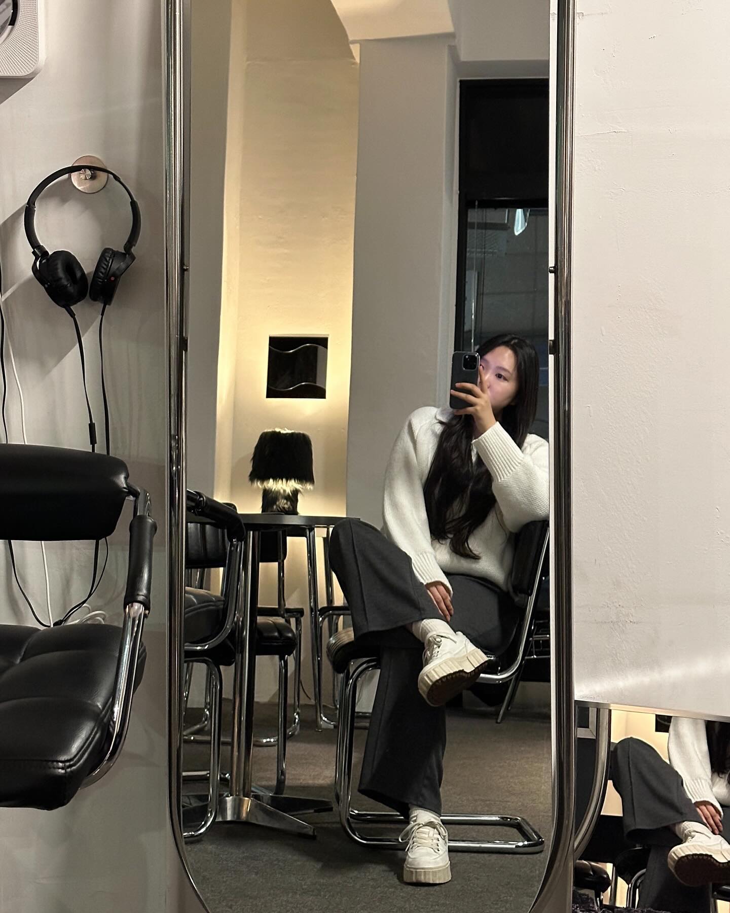 #협찬
early_inlife 

무채색이지만 따뜻한 느낌의 카페
🫶🏻바스크치즈케익 & 얼리라떼

📍서울 관악구 관천로11길 1 1층

#카페스타그램 #카페 #카페추천 #카페투어 #카페맛집 #케익 #케익스타그램 #신림카페 #신림역 #신림역카페 #감성카페 #좋반 #좋아요반사 #거울샷 #거울셀카