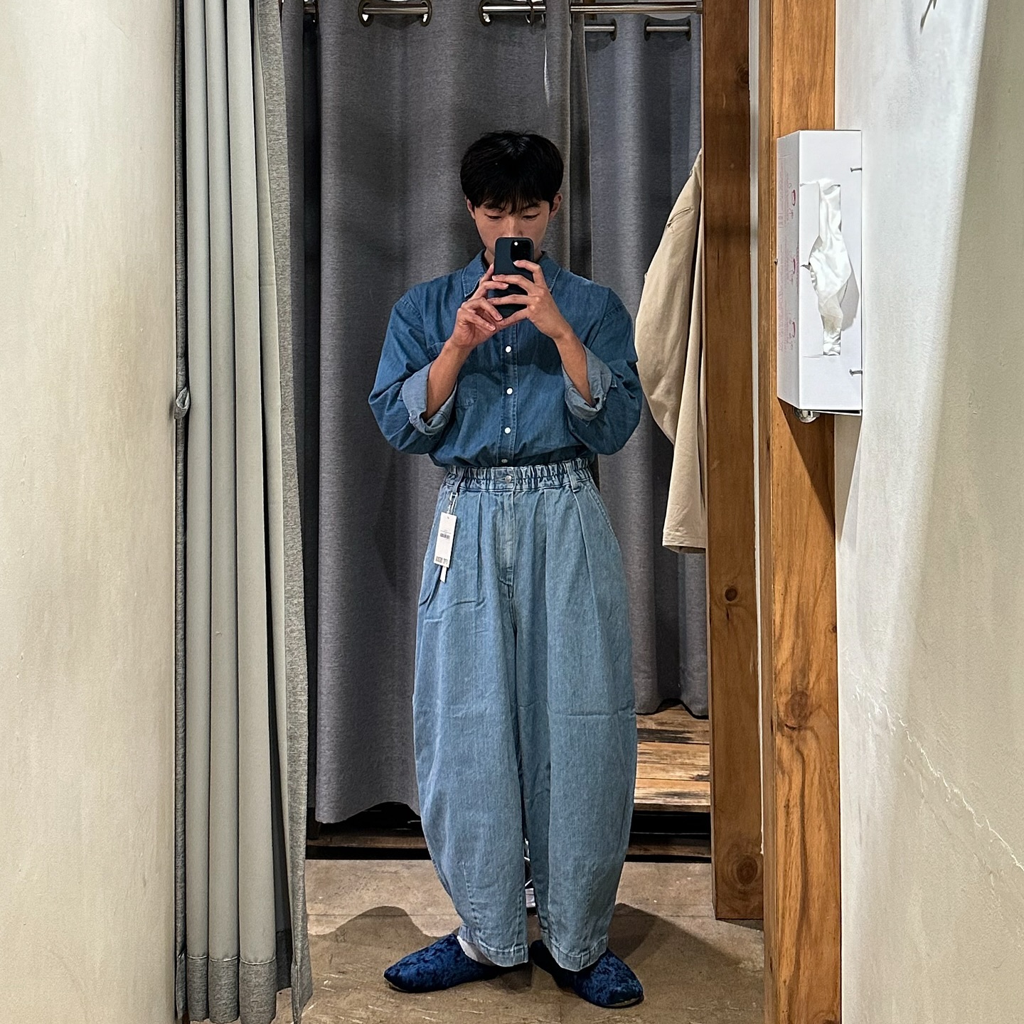 연휴 = 쇼핑하는 날🛍️

리바이스로는 만족 못해서 또 구매했어요.

그나저나 가을 옷들을 구매했는데 언제쯤 입을려나요,, 😂
.
.
.
.
Top_ noun.seoul 
Bottom_ harvesty_official