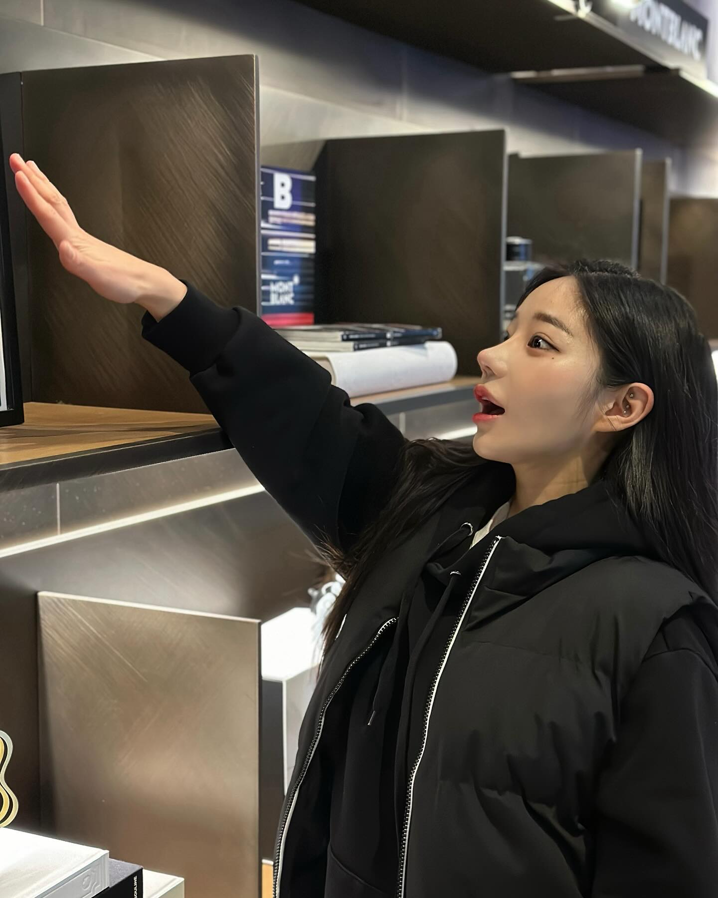 휘닉스호텔 로비에는

귀여운 것들이 너무 많아!🫧🧸💓
숨은 스팟에서 야무지게 사진찍고 왔는데
조명맛집이라 그런지 다 맘에 든다궁!!

궁금한 게 참 많은 삼십삼쨜,,, 
호기심 가득한 저 눈망울 좀 봐👀✨

phoenixhnr_travel 
phoenixhnr 

#휘닉스파크 #호텔 #로비 #포토스팟 
#조명맛집 #사진맛집 #촬영 #사진 #photo 
#휘닉스파크앰배서더 #ootd #겨울여행