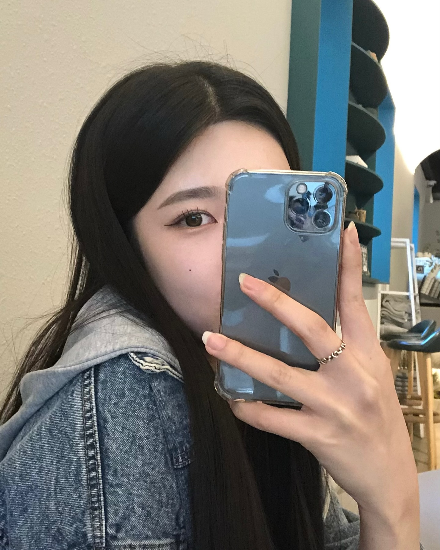 요즘 내 최애렌즈👀🤍
온라인에서 구매 가능 ♡⁼³₌₃
.
.
#렌시스 #렌즈추천 #데일리렌즈 #노이라이트브라운 
#을지로 #을지로카페