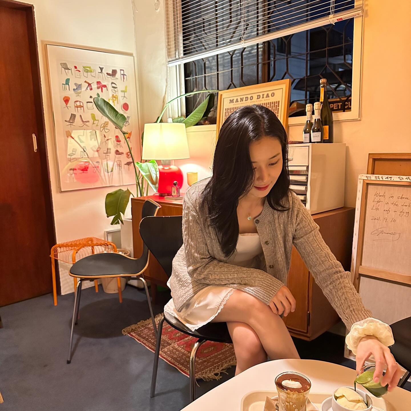 #협찬 CLOVIS 〰️

쌀쌀해지는 날씨, 포근보들한 촉감니트 ദി♡
심심하지 않은 무늬, 케이블가디건 🧶🍂
클라비스 덕분에 올 가을 포근하게 보낼 수 있는 방법 +1 ᯤ♡

 행복한 하루 🫶🏻
좋은 사람, 좋은 옷🍀

#협찬 #clovis_kr #촉감니트 #클라비스