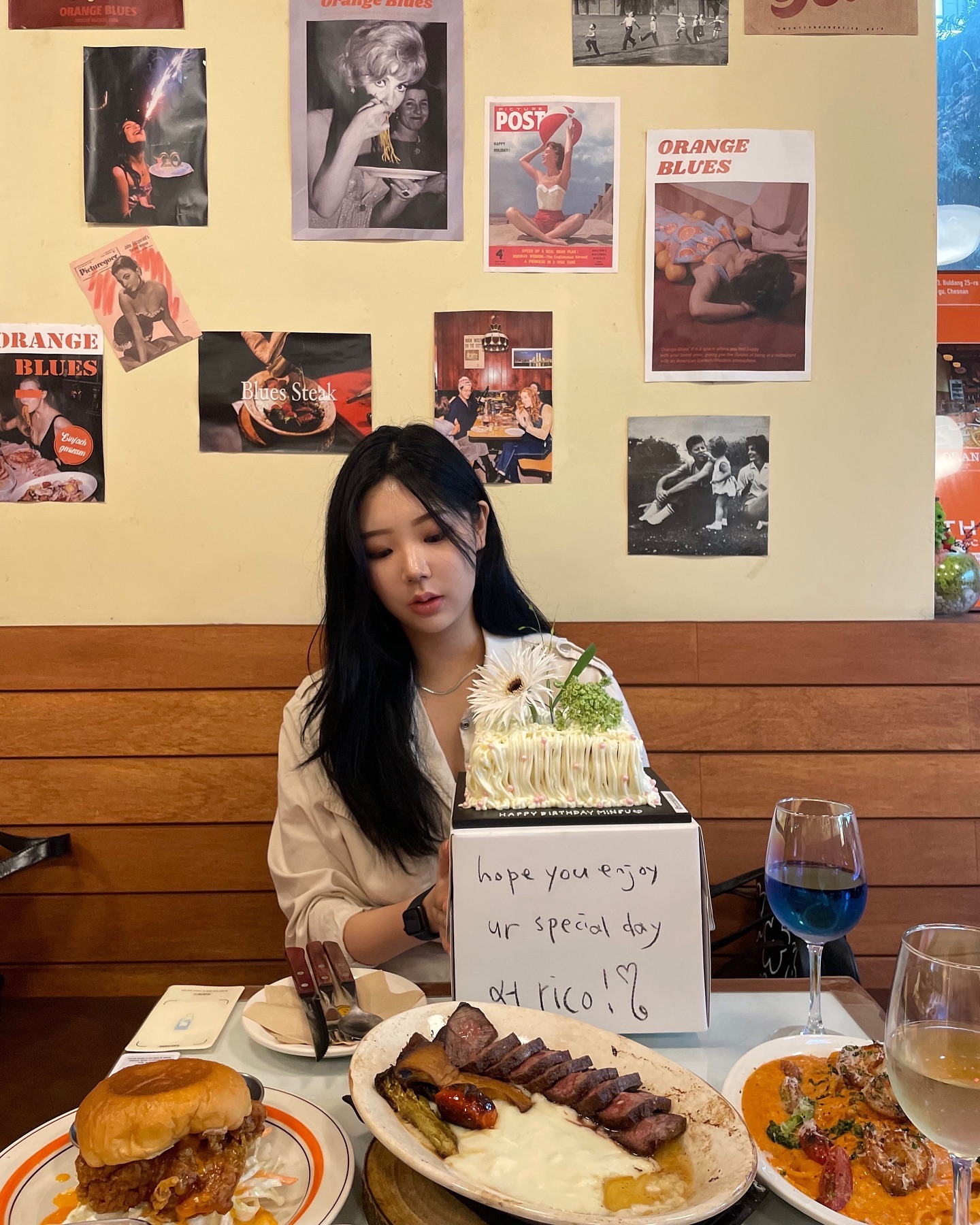 감사했던 9월 ..!!!!!! 
덕분에 한달동안 행복만땅 ... 🥺🖤🖤

.
.
.
#9월끝 #10월시작 #행복했던 #생일 #일상 #코디 #룩북촬영 #옷코디 #무신사 #무신사스냅 #스냅촬영 #무신사스탠다드 #스트릿 #룩북 #미니멀 #패션코디 #빈티지 #빈티지맛집#스트릿맛집 #광고 #협찬 #instagood #follow4followback #like4follow #makeup #daily