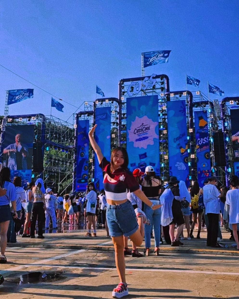 마스크걸 아니고 페스티벌걸 🎆
이번 여름은 페스티벌로 보내기 💃🏻

World DJ Festival 💿 WaterBomb 💦
Water Gun Festival 🔫 CassCool Fesival 🍋
Songdo Beer Festival 🍻 I love Summer 💙