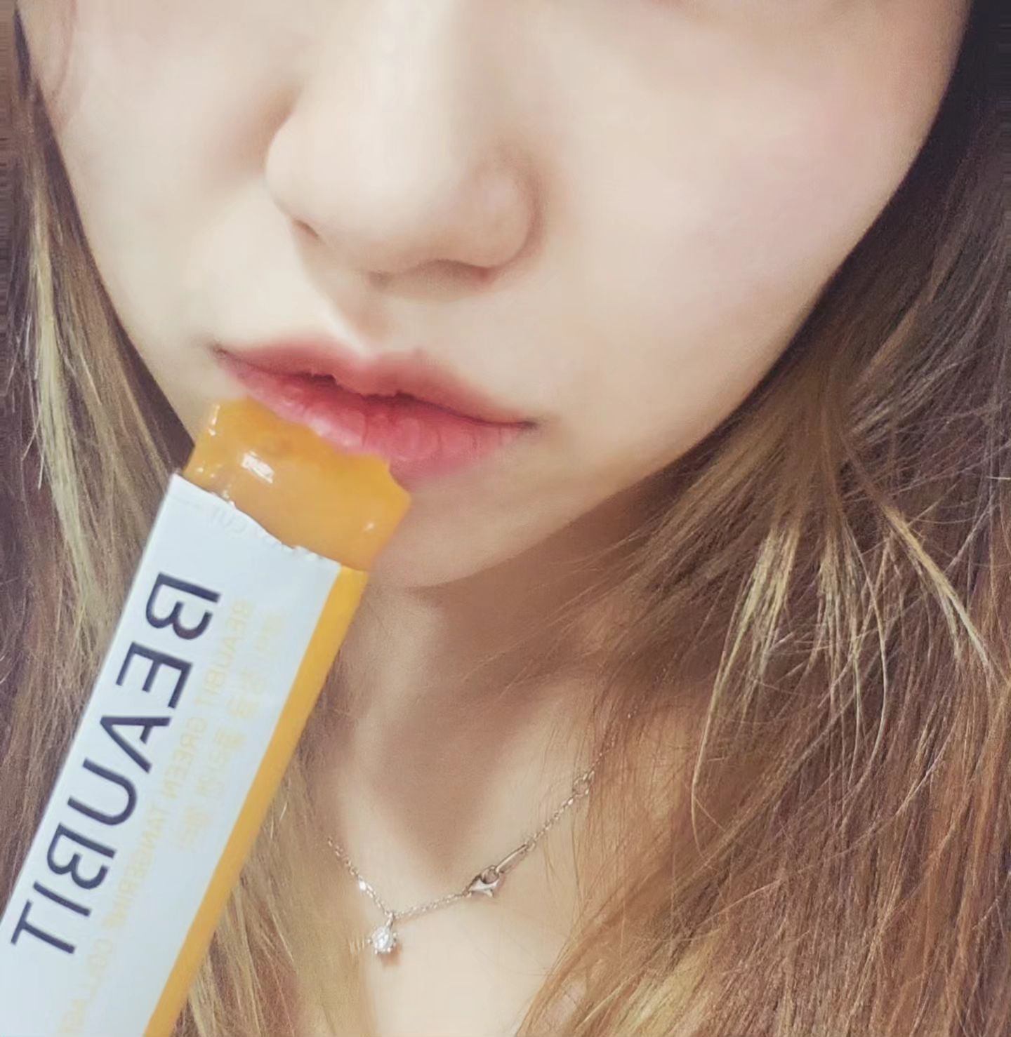 #협찬 #뷰빗청귤콜라겐 5기 🍊 
.
맛있는 청귤감귤 맛 젤리 타입으로 냉장고에 넣어 먹으면 더 맛있는 #뷰빗청귤콜라겐젤리 😋😋
.
300Da 캐나다산 #콜라겐 1,500mg으로 제주 청귤과 감귤 농축액이 5,000mg 들어있는 #이너뷰티 🌞🌞
.
비타민C 1일 권장량 100% 들어있는 #청귤콜라겐 💕💕
.
#이너뷰티 #뷰빗 입문템으로 맛있는 신예은 콜라겐으로 알려져있는데요❤️❤️
.
#피부관리 필수템인 #innerbeauty #저분자콜라겐 #beabit 으로 시작해보려구요 ☺️☺️
. 
그동안 #탄력관리 엉망이었는데 뷰빗과 함께 다시 #탄력 있는 피부 만들어볼거에요🫶🫶