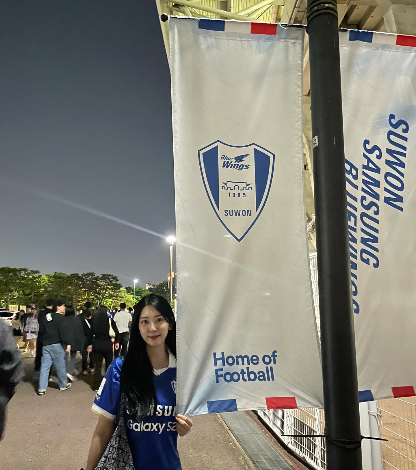 K League 2
13 Round
수원 vs 부천 (0:1 패)

퇴장에.. 자책골이요..??!!?!??????🥸😳
말을 아끼겠습니다🤯 🥹 
경기장 안에서 찍기도 뭐해서 나와서 찍어버리기..🥵