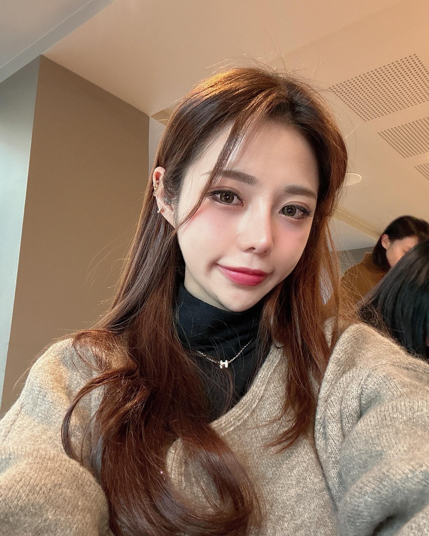 ( ˆ͈̑꒳ˆ͈̑ )੭♡••• 👩🏻‍❤️‍👨🏻

#한남동 #럽스타그램