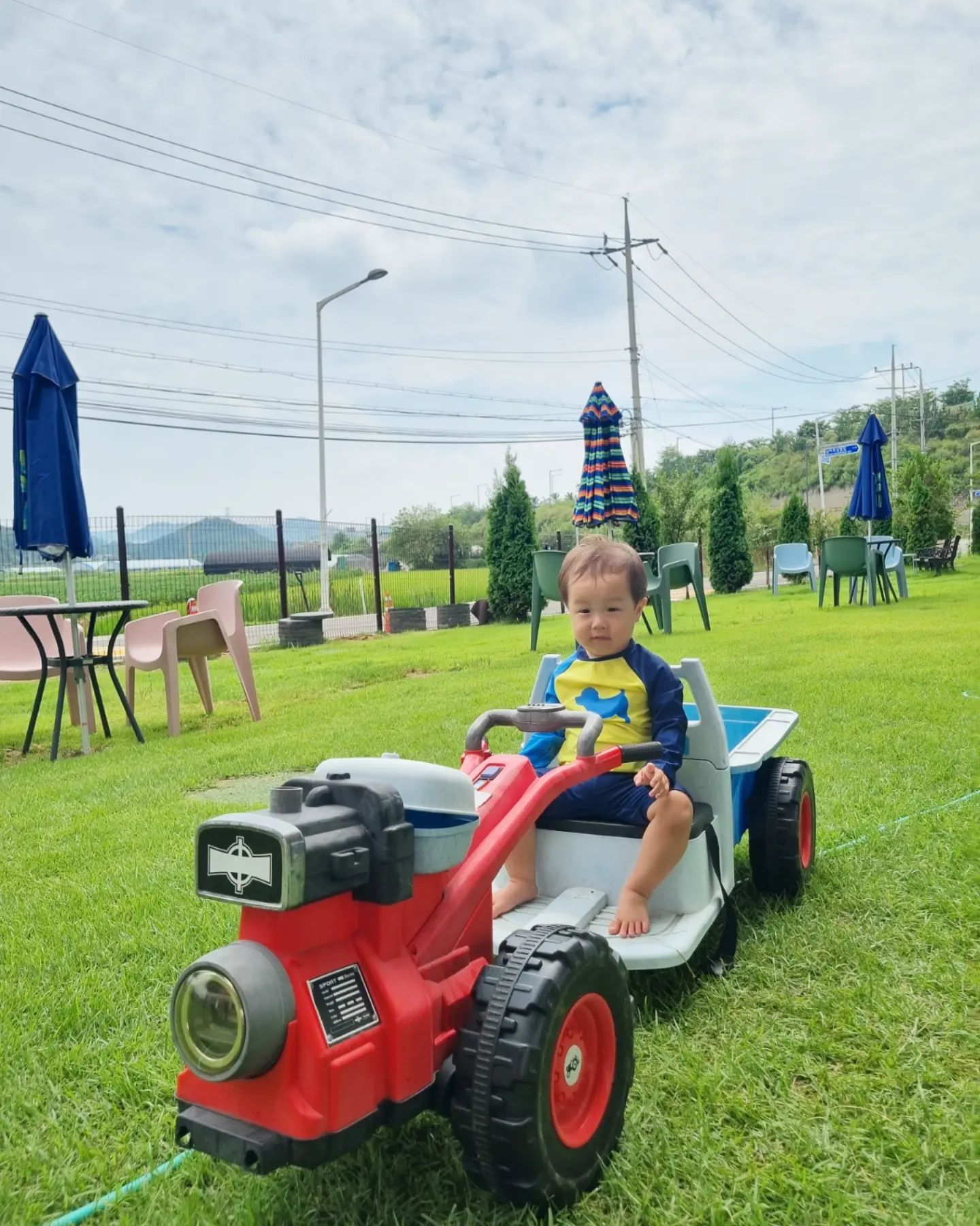 🥤

손님들에게 무료로 물놀이를 
할 수 있게 해주던 곳

야외테라스와 뷰가 좋고
우드캐빈 이용도 무료!!

내년 1월에는 애견유치원도 오픈

#잔디밭