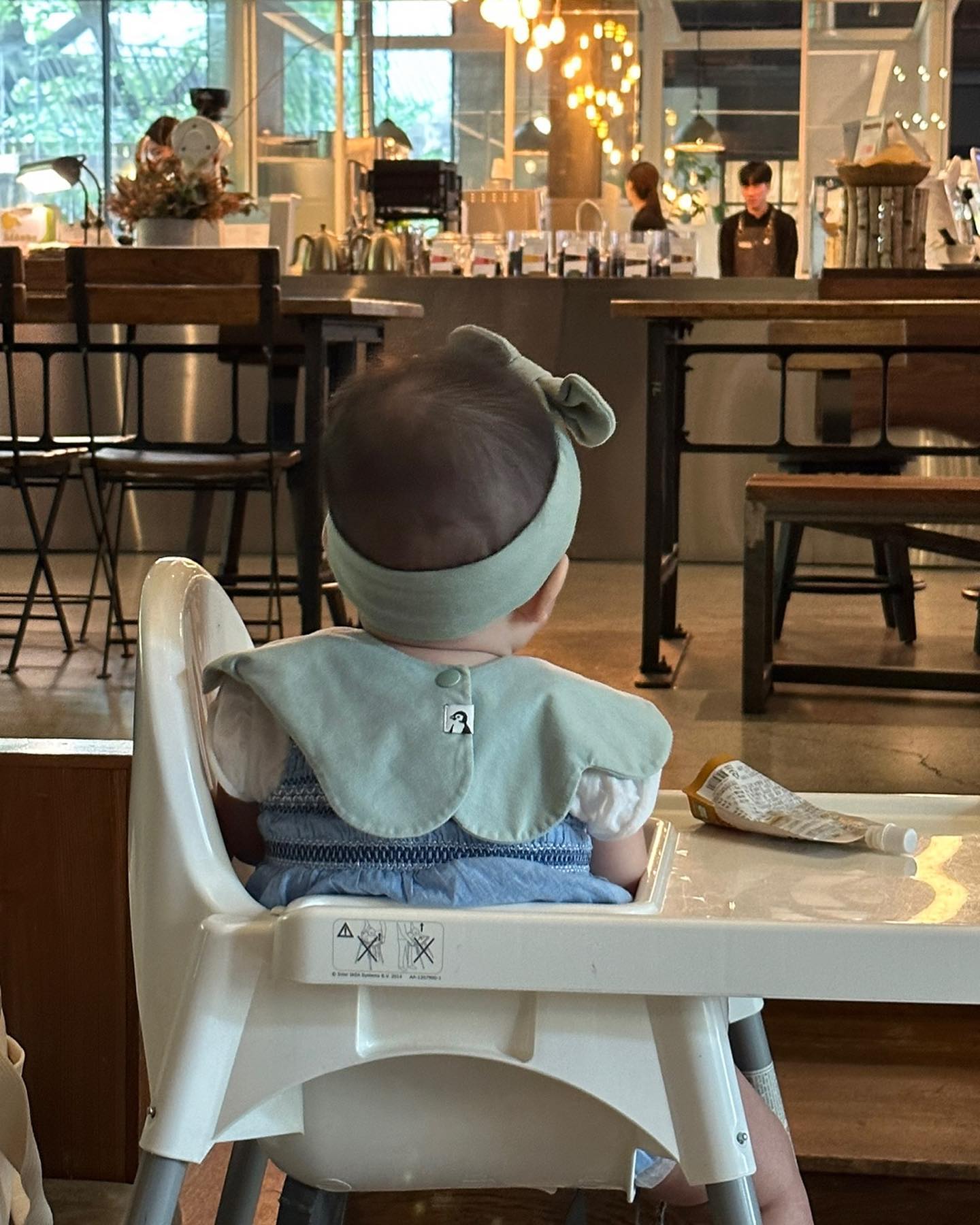 삼츈들 나 좀 봐주떼요🙋🏻‍♀️
아기의자 옆으로앉아 #어그로끌기
#잘생긴남자좋아함 

#시은이기록👼🏻 #말랑콩떡아기