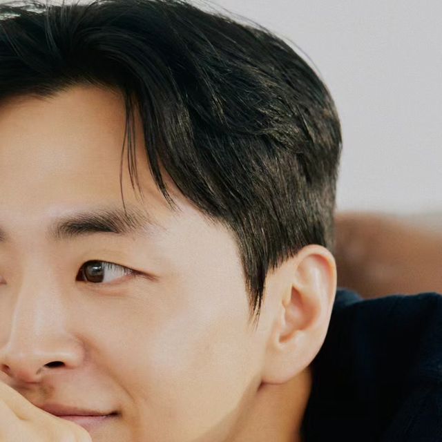  망구 on Instagram: "#광고
⠀⠀⠀⠀⠀⠀⠀⠀⠀⠀⠀⠀⠀⠀⠀⠀⠀⠀⠀⠀⠀⠀⠀⠀⠀⠀⠀⠀⠀⠀⠀⠀
바이올렛 스탠다드

지금까지 촬영하면서 이렇게
편안한 분위기에
만족스러운 결과가 있었을까 싶다

마음이 좋아지니까
얼굴 표정도 좋아지는듯

그런 순간
소중한 촬영이었다

#프로필사진#배우프로필#모델프로필#개인화보#일반인화보#일반인프로필#졸업사진#개인프로필#프로필스튜디오#프로필촬영#프로필사진촬영#포트레이트#배우지망생#모델지망생#사진관#사진촬영#개인촬영#화보촬영#사진보정#인물보정"