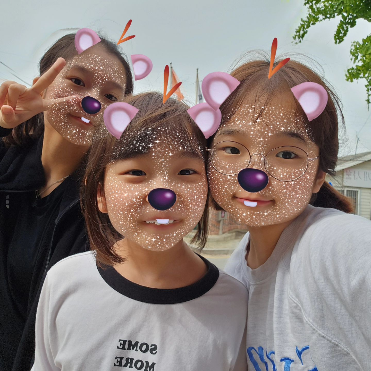 👧👧👧💕