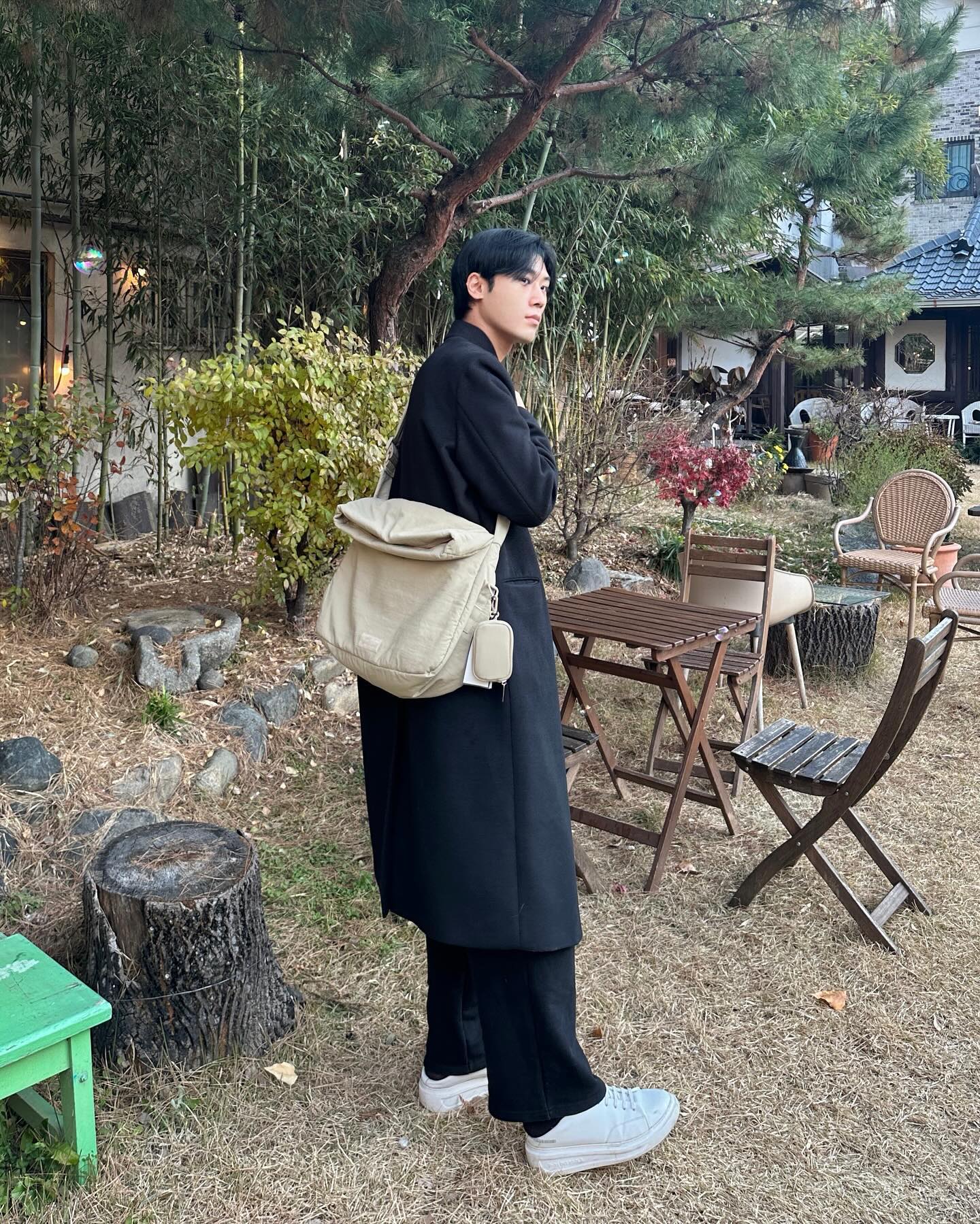 #광고
도쿄여행 1일차
언제까지 여행하는지 맞추면 선물

헤지스 가방은 가벼운 나일론 소재로 전혀 무거운 느낌 없이 편하게 착용 가능한 제품 :)
크기도 작지 않아 여행갈때도 문제없이 편리하게 착용할 수 있습니다 !
-
#헤지스 #헤지스가방 #데일리백추천