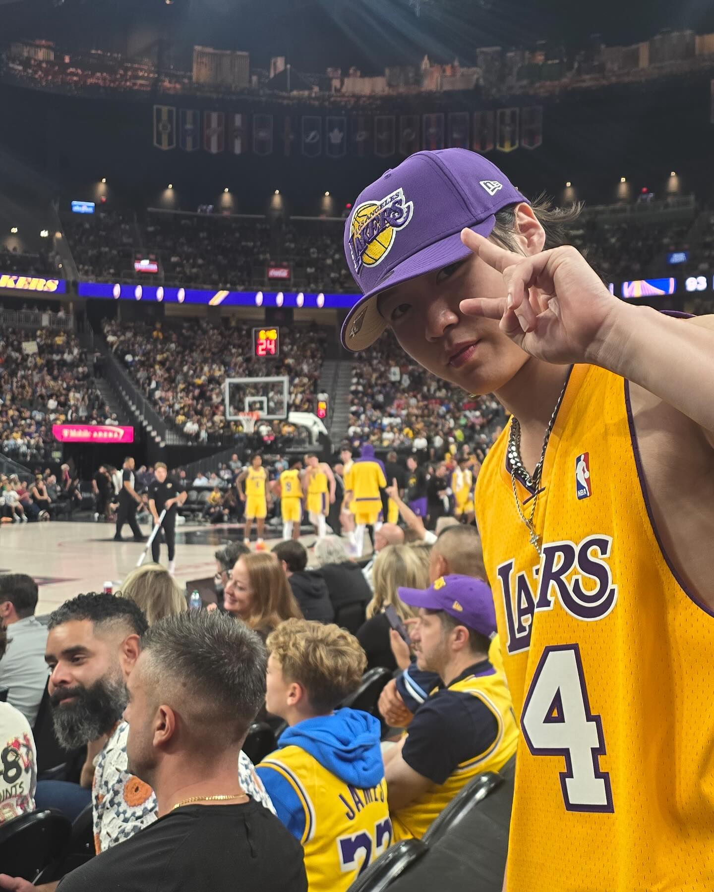 💜💛