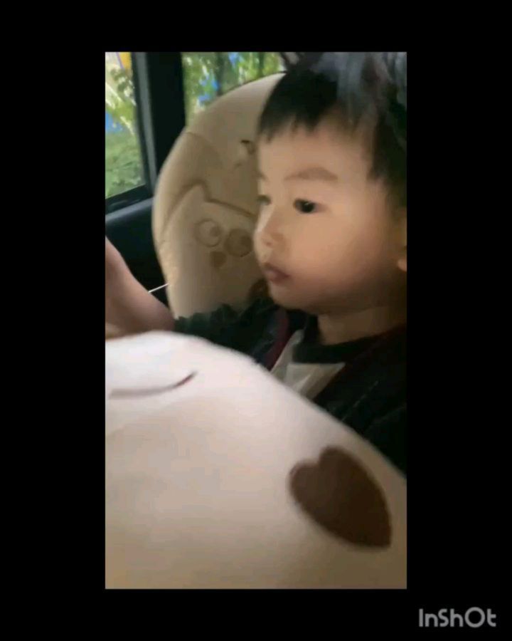 올만에 #조카스타그램
업뎃이후로 몇번 더 왔으나 몰빵해서 올리기 
그동안 집에 오는길에 소고기 먹고싶다는말에
외식도 하고 ㅋㅋㅋ 고모랑 누나랑 할머니댁에도
갔다오고 (할머니집에서도 폭풍먹방)
누가보면 엄빠가 굶기는줄 알겠음ㅋㅋㅋㅋㅋ
#렛잇고 에도^^ 입문하시고
#디즈니 #에니메이션들 도장깨기 하고있음
#네셔널지오그래픽도 시청해주시고
#초콜렛만들기도 하고
#책도보고
짧은 저녁시간 쪼개서 나름 바쁘게 보냄 ㅋㅋㅋ
#노래 해보랬더니 #군가부르는 아이 
도대체 뭘 가르친거야???🤣
#영통할때..."모모(고모)내가 이따 갈게~"ㅋㅋㅋ
#집에갈때..."모모 또올게"ㅋㅋㅋㅋ
아이구...#한슬우야~ 귀엽구나 ㅋㅋㅋ
#이쁜아기 #아기먹방 #말안들음 #백만돌이
#고모는 안무서워요 젤#만만함 #힘쎈아기