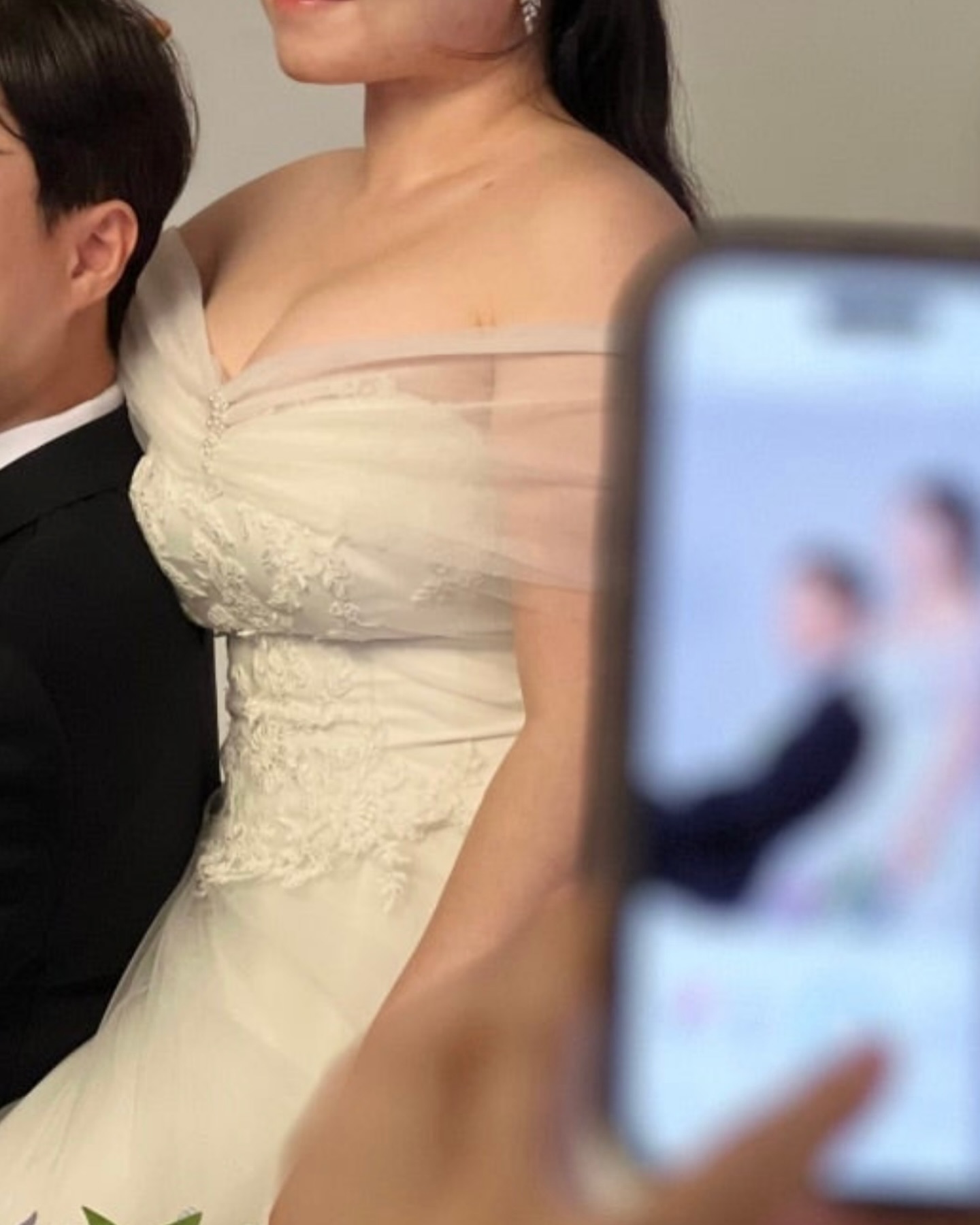 늘 즐거운 웨딩촬영🎶
#소솜브라이드 에서 #세미촬영 세미로 #가성비 다 챙기며
만족스럽게 #웨딩촬영 완료!
.
.
또다른 가성비를 원하신다면
direct.wedding #다이렉트결혼준비 카페 가입할 때
#추천인코드 #코알랄 입력하면 스드메 3만원 할인이 바로 적용됩니당
저랑 같이 결준 힘내봐요!