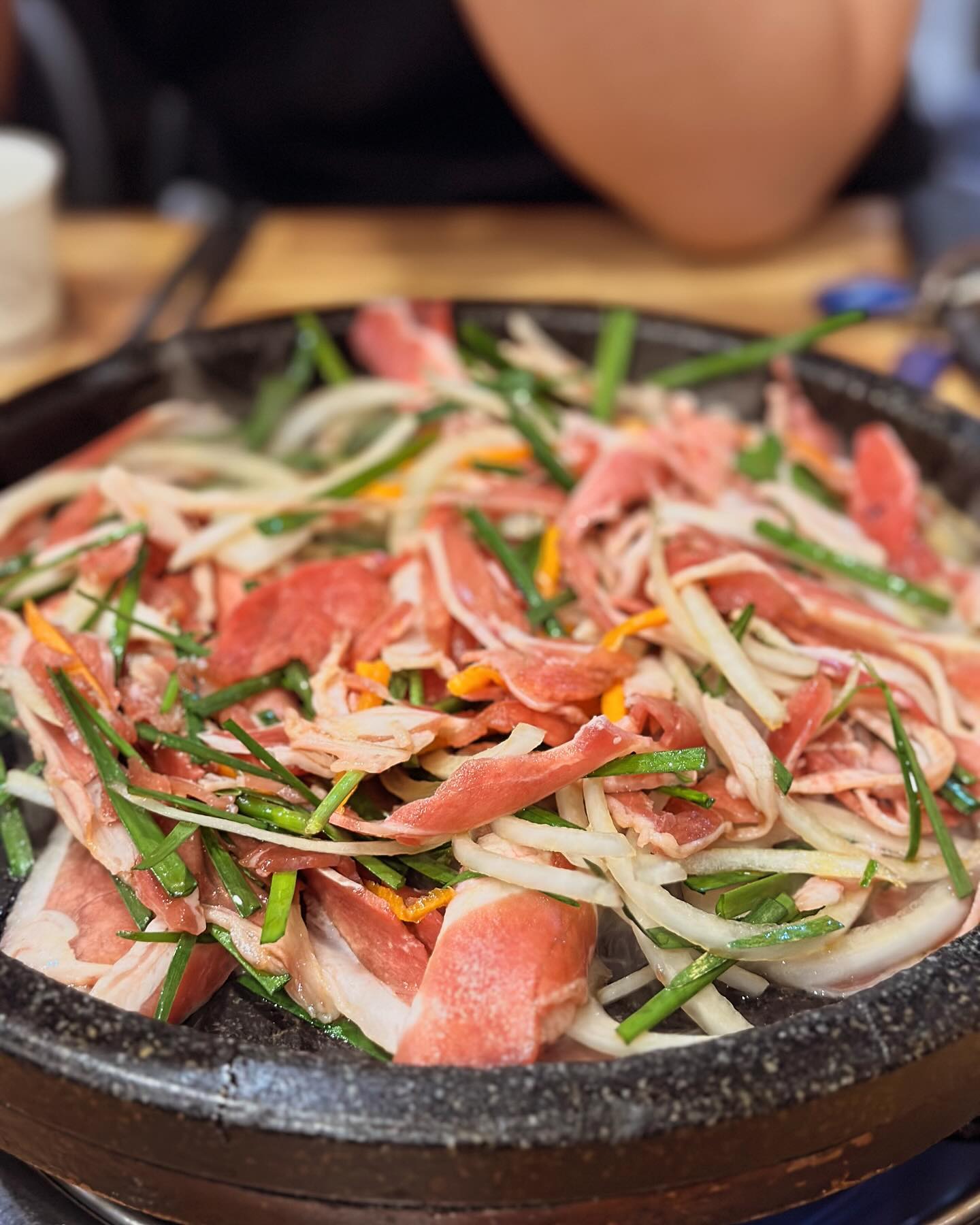 나 없이 맛난거 먹거나 좋은데 다녀오면
꼭 나 델꾸 다시 가주는 #사랑꾼 #남표니 🫶🏻
-
#문래동골목집 너무 맛있짜나??
오감탕이 대박이었는데 먹느라 사진이 없네?ㅋㅋㅋ
-
생일축하 노래 불러주는 #비글남매 어떤데 ㅋㅋㅋㅋ
왜 노래하는데 손을 잡아 ㅋㅋㅋㅋㅋㅋㅋㅋ