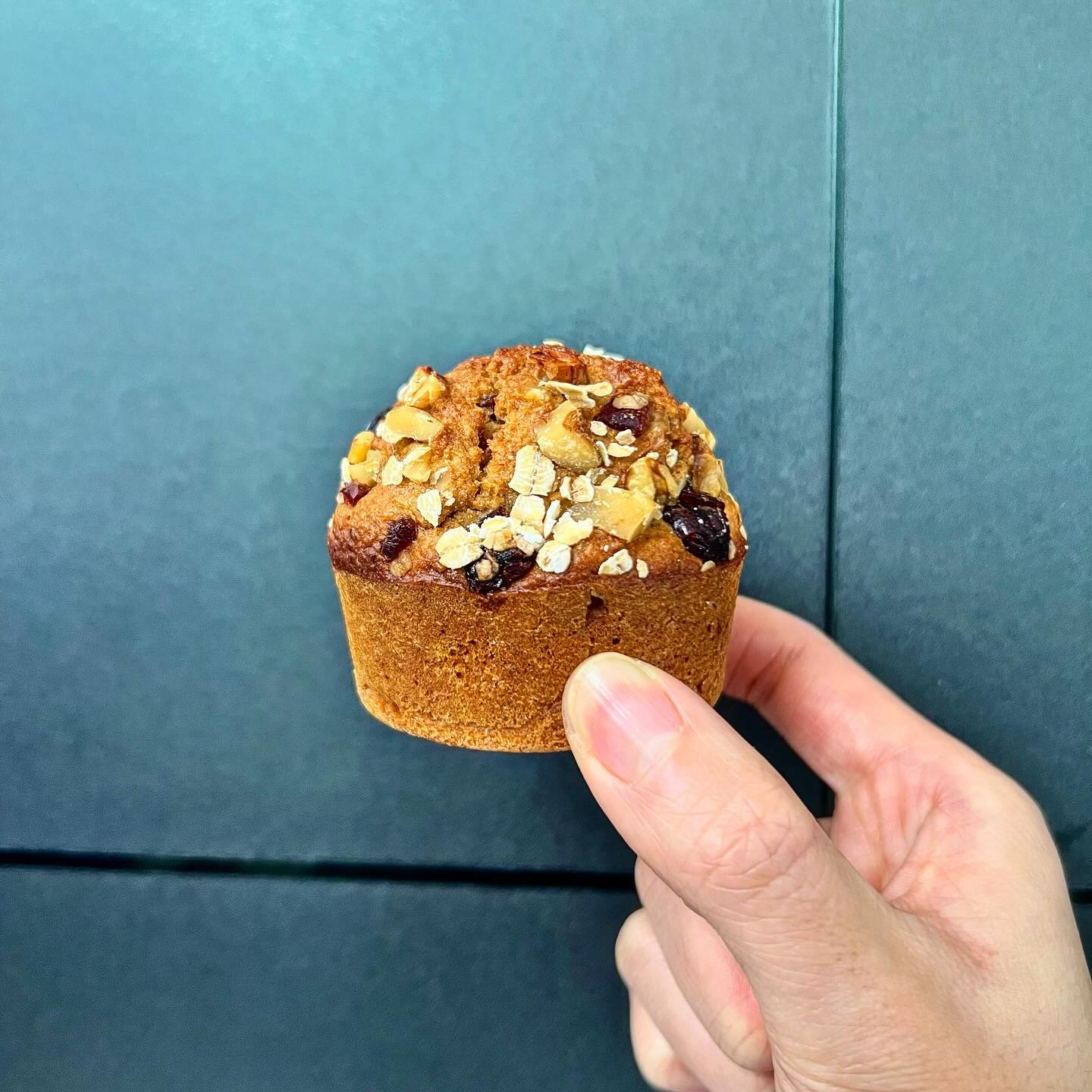 설탕 밀가루없이
꿀과  귀리 견과류로 맛낸  고급진 건강한맛😎

오트밀 70  아몬드파우더 20 통밀 10
꿀첨가🥰🥰

#머핀 #빵 
#빵스타그램 #빵순이 

#홈쿡 #홈베이킹 #홈스타그램 #😁 

#아침 #아침밥 
#다이어트식단 #다이어트레시피 #다이어트소통 
#먹방 #먹스타 #먹방스타그램 #먹팔 #먹스타맞팔 

#요리 #요리스타그램 #다이어트요리 

#푸드 #food #foodstagram #instafood 

#좋아요반사 #좋아요 #좋반테러 #좋반환영 
#일상