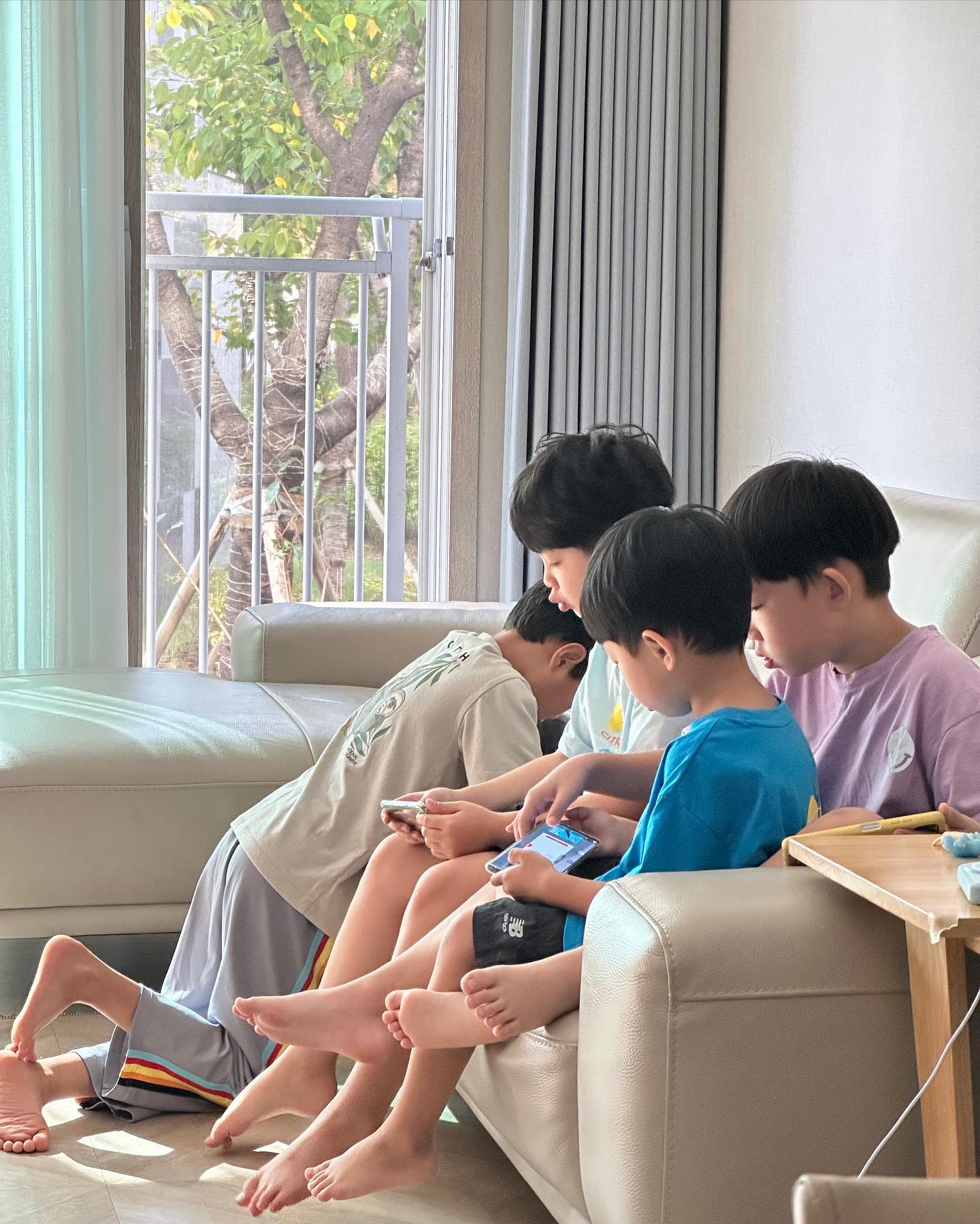 🤭추석이야기
놀고-놀고-놀고-끝🫢

#고추6개
#징하다
#사촌지간