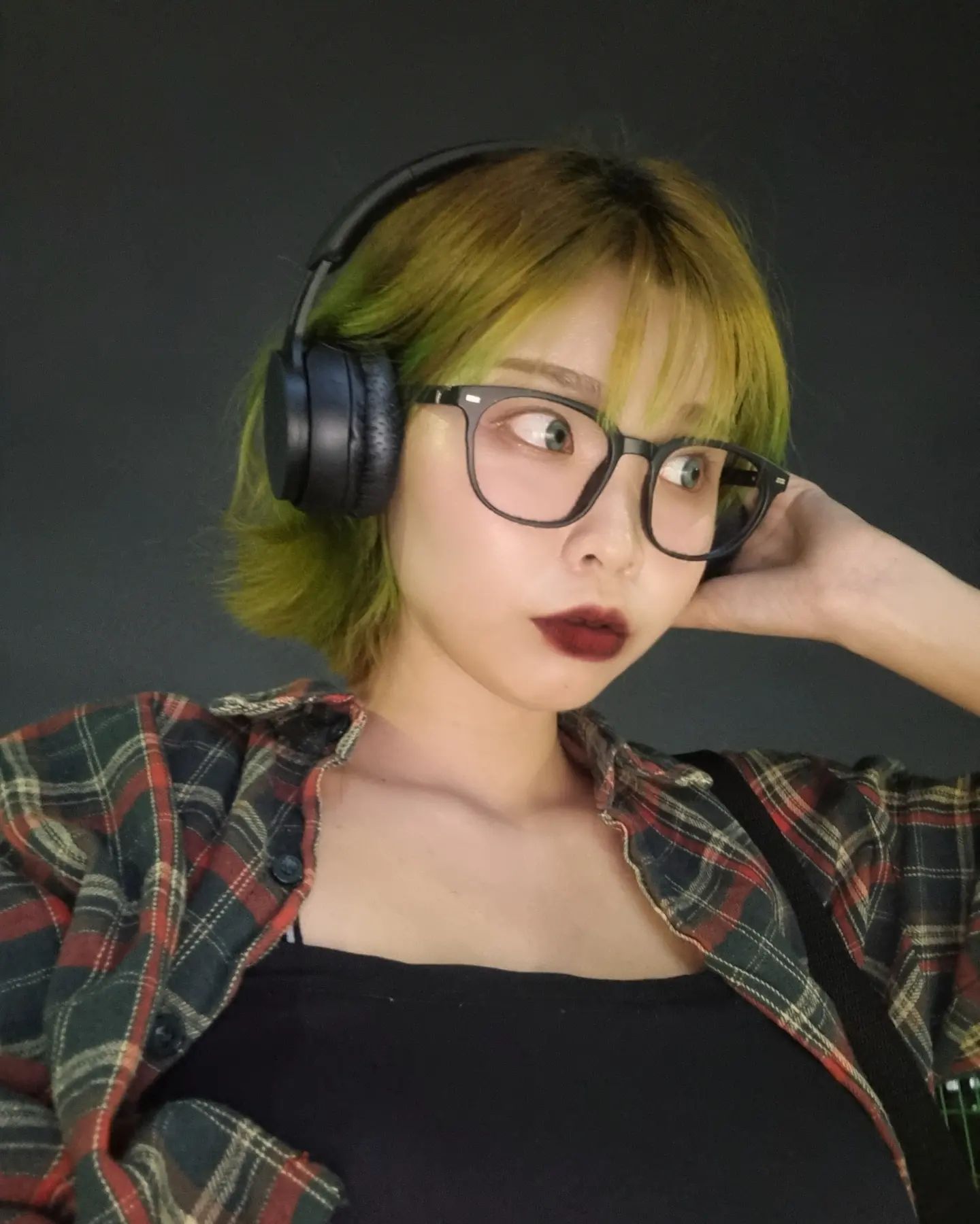 분명 락스타🤟🏻 였는데...
염색하고 어제 생긴 별명
상추, 랍스타, 잔디인형, 해초, 비틀쥬스...😔