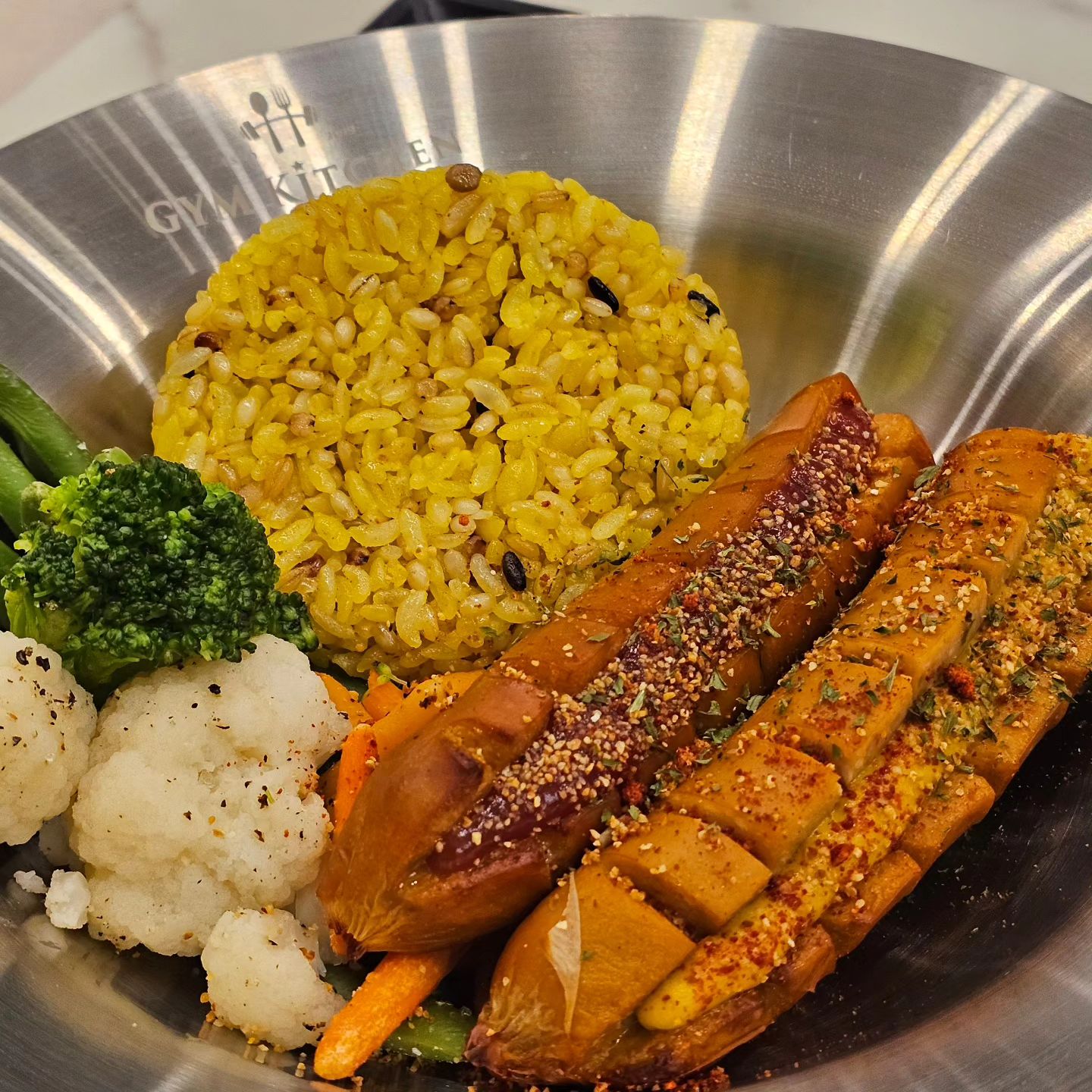 맛있게 다이어트 할수있는 짐키친 메뉴📄
저칼로리 고단백으로 최고의 다이어트 식단
맛도 챙기고 영양도 챙기고 일석이조😆
저지방 한 돈 소시지와 레몬 라임 스무디 먹었는데
소시지 2개 나오는데 케첩과 머스터드 두 가지 소스로 나와서👍👍
no 조미료 no 설탕 no 버터
먹는 거 까지가 운동이다 😎
@ 맛있게 다이어트하자!!

🎈창원 짐키친
✔️경남 창원시 의창구 중동중앙로 47 어반브릭스 1층 1007호
✔️영업시간 10:30~21:50
✔️포장, 배달, 주차

#광고 #창원중동다이어트식단 #창원맛집 #짐키친창원중동점 #창원유니시티아파트 #창원다이어트 #창원다이어트식단 #창원유니시티 #창원어반브릭스 #창원어반브릭스맛집 #창원핫플 #창원가볼만한곳 
gymkitchen_changwonmid
