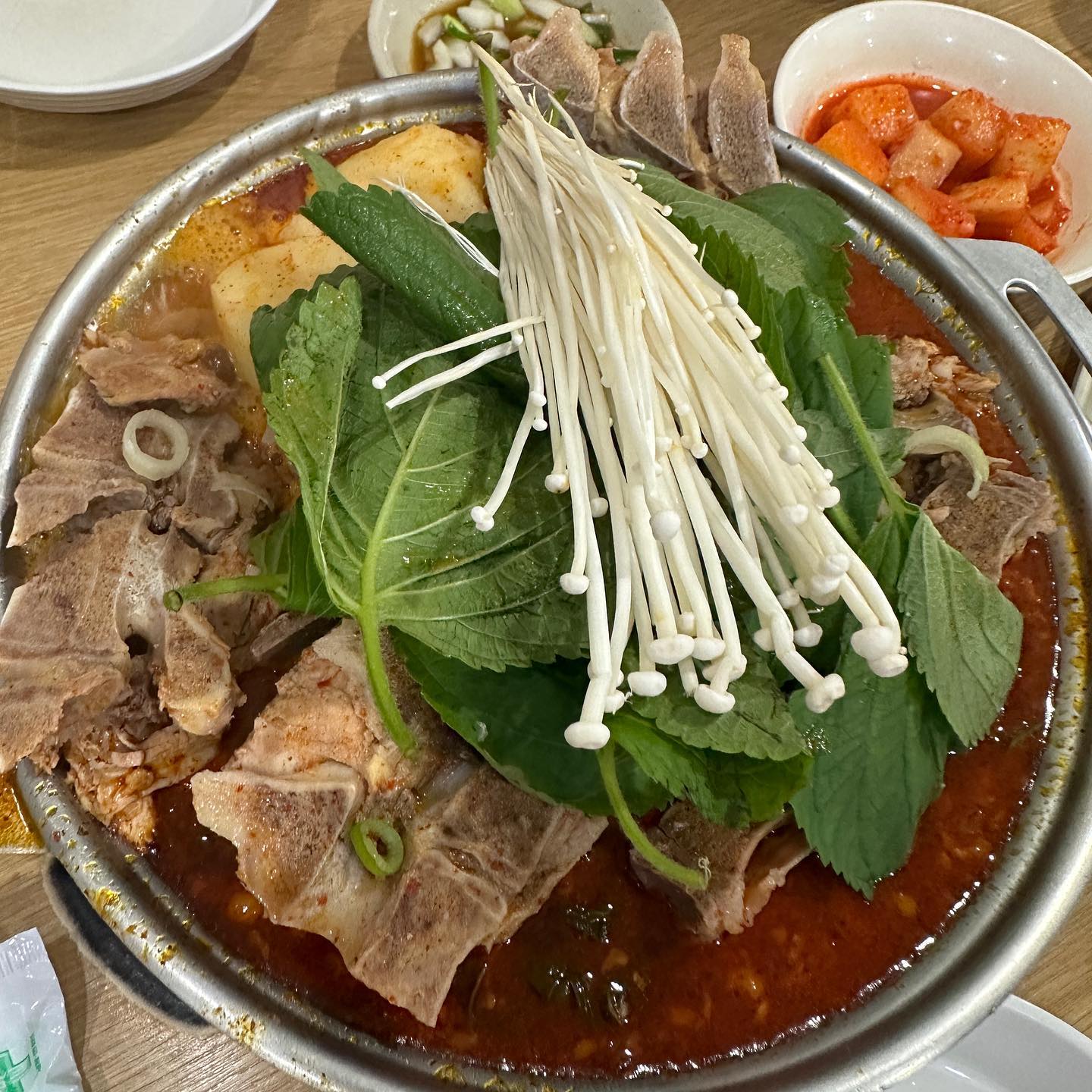 #성수#성수맛집#소문난성수감자탕 
술을 부르는 메뉴🍻