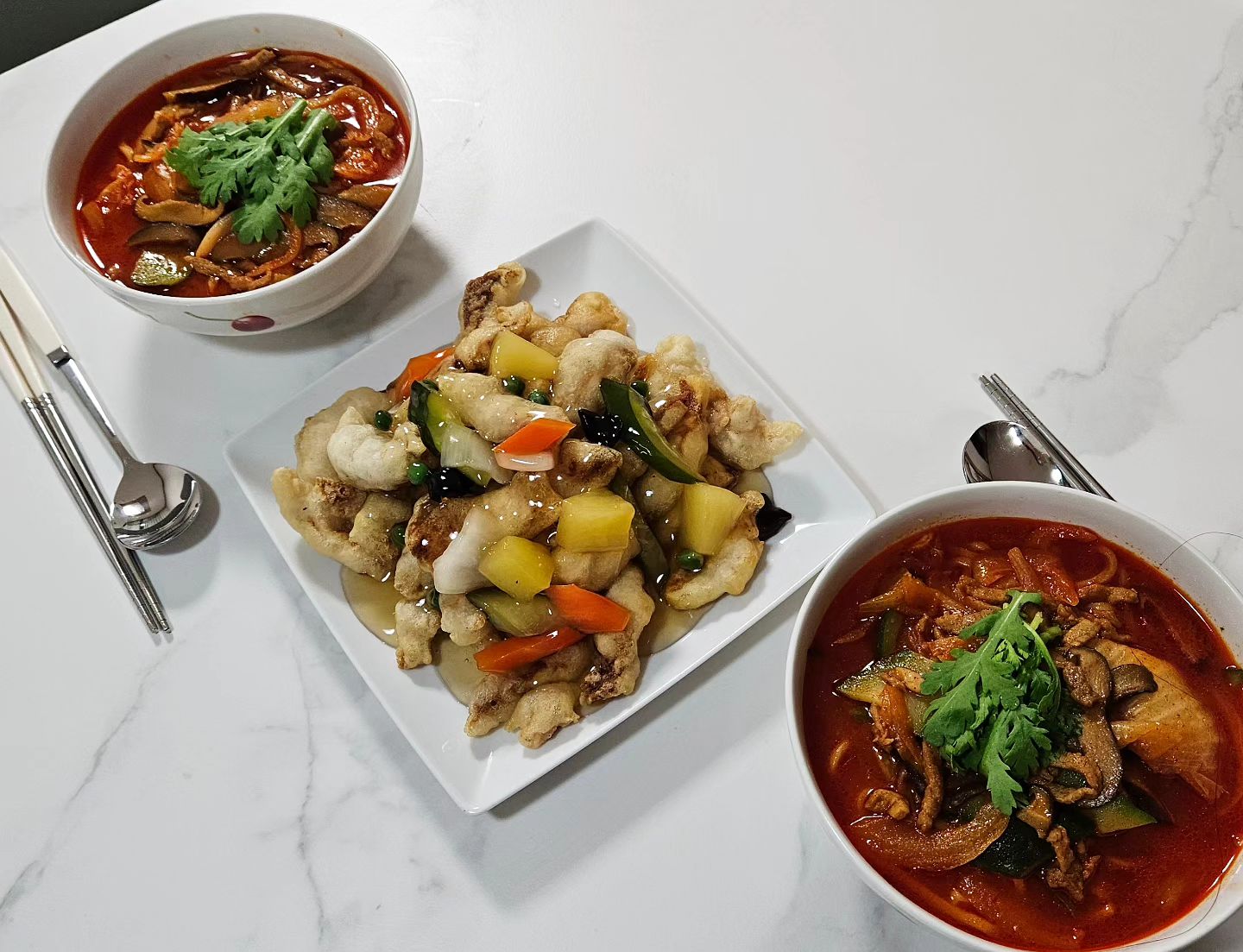 #협찬
논현동 최애 맛집인 대가방에서
밀키트가 출시되다니!!!
대가방은 탕수육 찍먹파인 제가
유일하게 부먹으로 머는 곳이에요🤤
육즙가득한 탕수육에 깊은 맛의 고기짬뽕까지
너무너무 맛있답니다!
.
.
#협찬짬뽕밀키트 #탕수육밀키트 #중식밀키트 #짬뽕밀키트 #짬뽕 #탕수육 #중식 #논현맛집 #대가방 #논현동대가방 #대가방밀키트