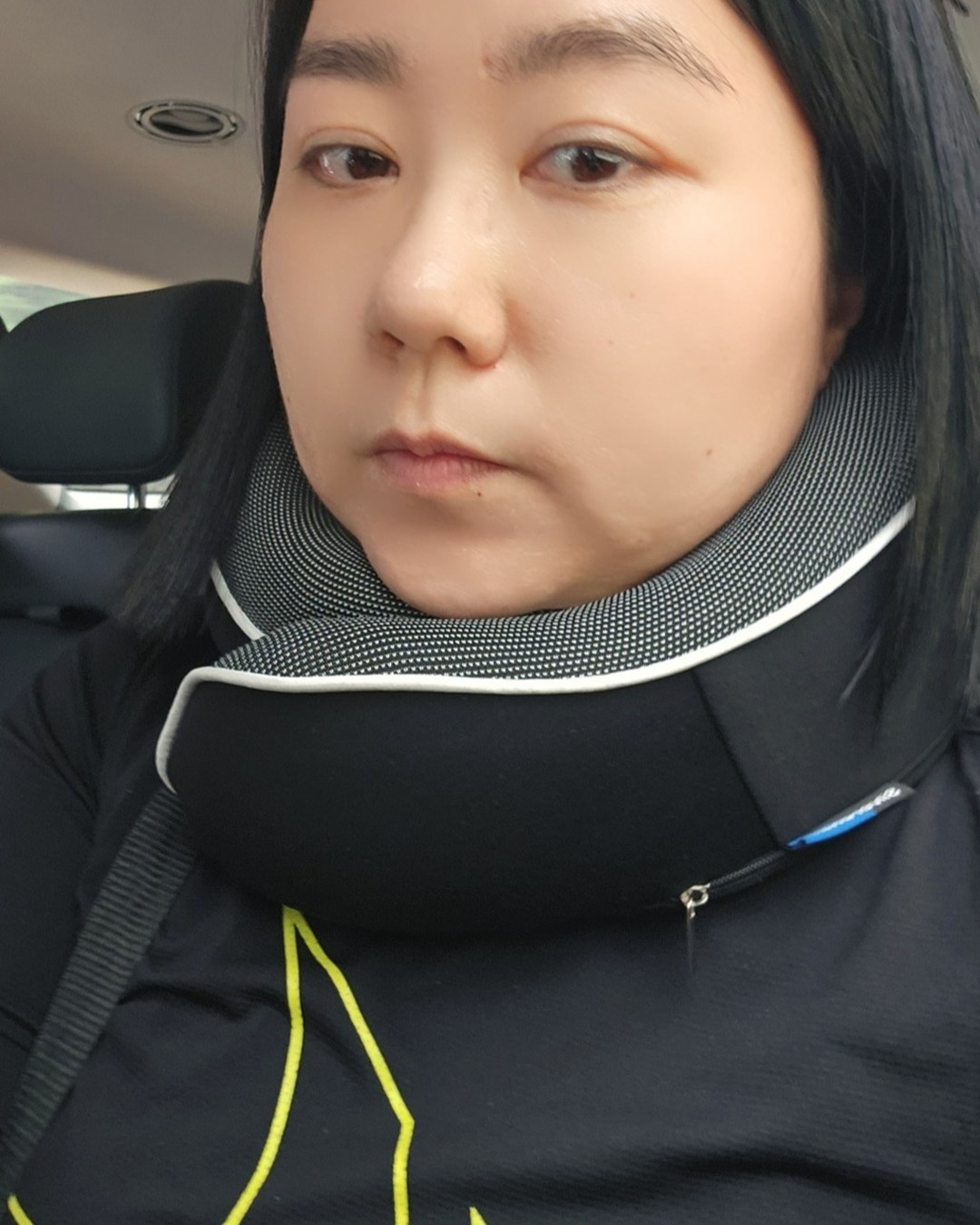 #협찬
ㅡ

별난 실버채 기내용목베개
#목배게 업체가 너무 많은건 사실인데, 이 목배게는 
남다르네?

벨크방식으로 되어있어서 나한테 맞게 착용하기 딱 좋고, 
앞부분이 막혀있으니깐 앞으로 고꾸라지지도 않고 지지를 너무 
잘해줌.. 

여행 다녀오는길에 아주 한숨 푹 잣다니깐!
덩달아 일할때도 사용할까봐? ㅎ
목이 너무 편해~~~

ㅡ
silverchae_better_life

ㅡ

#실버채목베개 #기내용목베개 #비행기목베개 #여행용목베개 #목이편한
#장거리여행목베개 #돌돌말아서_파우치로 #휴대성이좋은 #쫀쫀한베개
#여행스타그램