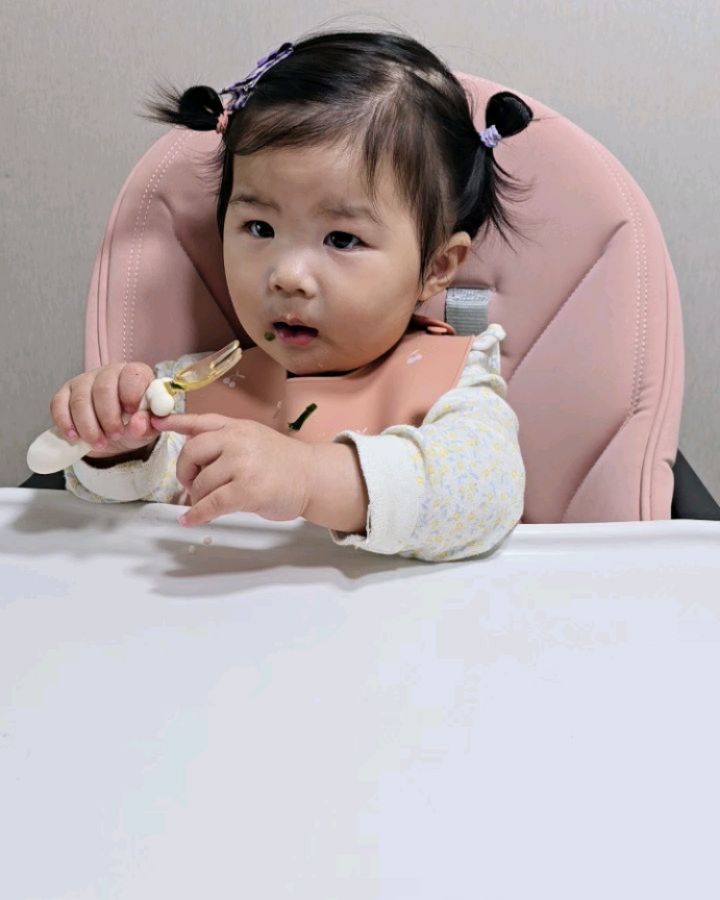🩷
시금치 베이비
시금치에 푹 빠짐ㅋㅋ
집에 있는 초록 식물 다 뜯어먹더니
시금치보면 환장함 😅

우리 채린이는 그냥 사랑이다 🩷
햐 내심장

#둘째 #딸스타그램 #11개월아기 #시금치베이비 #이유식 #후기이유식 #토끼띠맘 #육아스타그램 #jang1829