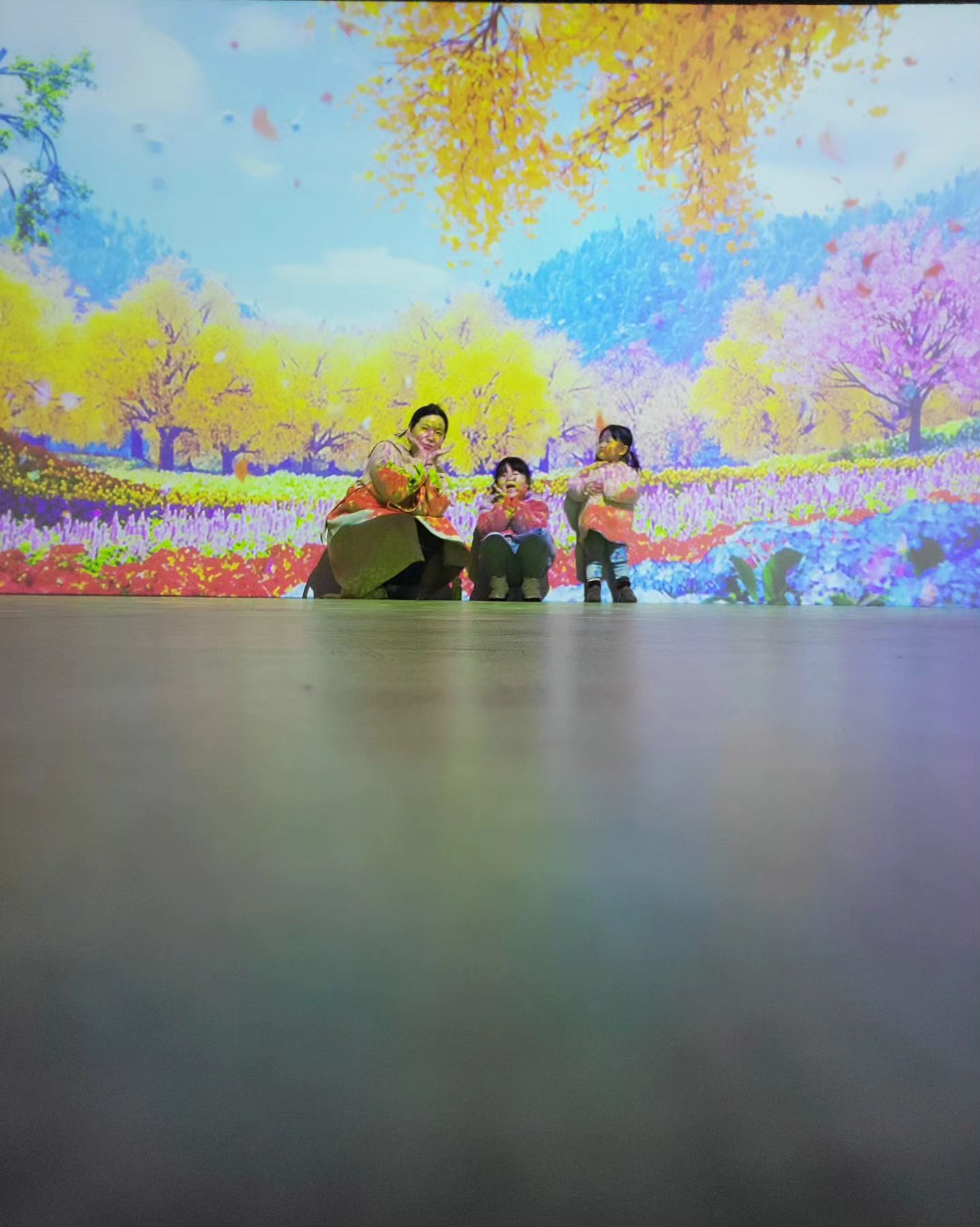 주말💕
딸들이랑 찍은 사진☺️
법아름 빛마당.
법 놀이터.
법아름 책마당.
넘 즐거워씀🤩
우리 첫찌 
이제 제법 잘 찍는닷👍
앞으로도 잘 부탁해😘
2023.12.9.토.