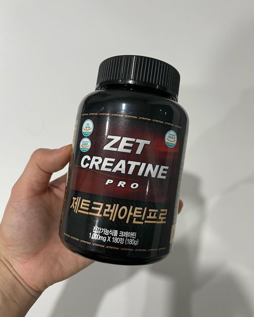 욘두 on Instagram: "#협찬 업체로부터 제공받은 제품입니다 근육맨닷컴 ’제트크레아틴프로 1000mg’ 제품 리뷰입니다🖤 보충제 전문 쇼핑몰 근육맨닷컴 내 판매 9년 연속 1위 브랜드의 크레아