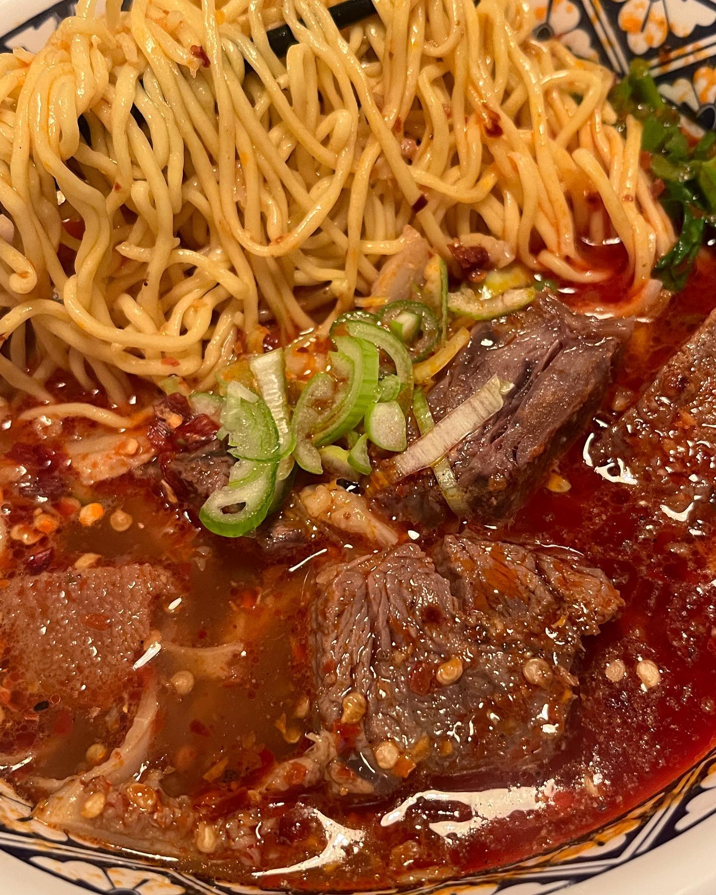 #협찬 오랜만에 찾은 #인생맛집 

크림칠리새우에 볶음밥 먹으러 갔다가 딤섬에 반한날 😍

물론 여전히 마음 속 1순위는 크림 칠리새우와 볶음밥입니다 🥰

홍콩에 온 기분이 들 정도로 맛있었던 딤섬도 만족쓰~~

새콤달콤한 맛이 강했던 바싹한 꿔바로우와 매콤한 향신료 향이 강했던 우육면까지 너무나 완벽했던 날💗

좋은 사람들과 행복한 시간 보내는게 젤루 쥬아☺️

#스팀하우스인덕원점 #인덕원딤섬 #인덕원탄탄면 #인덕원꿔바로우 #인덕원만두 #인덕원중식 #안양관양동맛집 #홍콩식퓨전음식