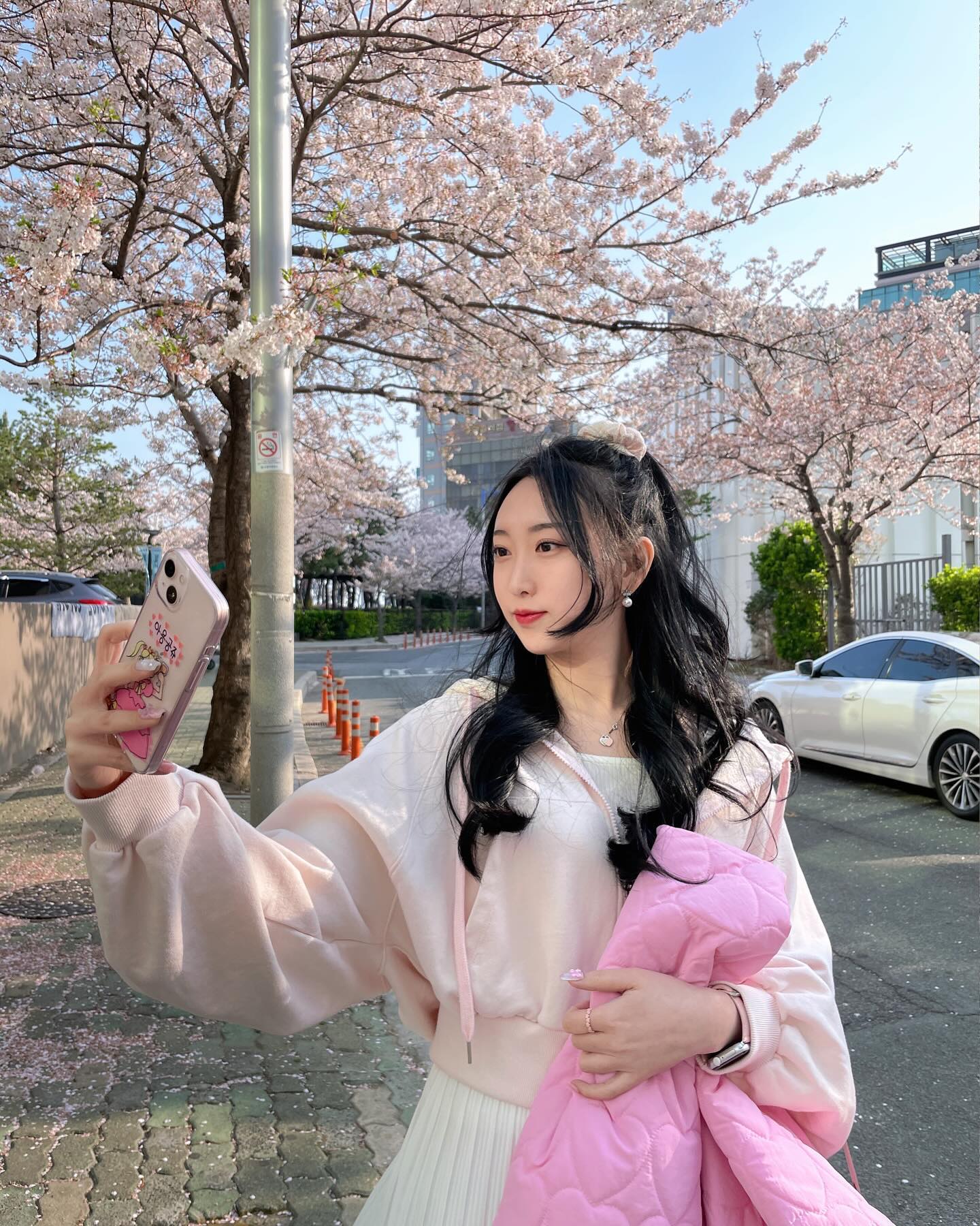 새해복 많이받으세용🫶🏻 사진은 바야흐로 작년3월 부산에서🌸🌸 얼른 봄아 또 와라 내 입맛도 돌아오고ㅠㅠㅠ!!