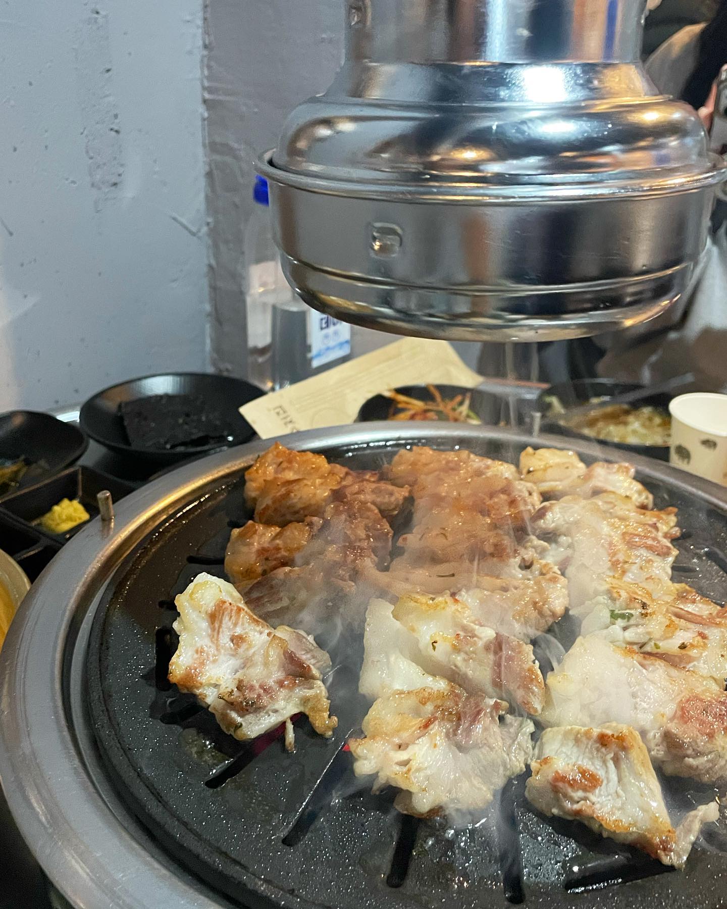 #협찬
병영 신상 고기집 #포크하우스 🐷

사장님이 한 땀 한 땀 칼집낸 칼집 삼겹살에다가 쏘주 한 잔🍻 삽겹살+쏘주 조합 말해뭐해?

꽃같은 삼겹살은 처음이야 🪷

#울산병영맛집 #울산병영핫플 #병영고기맛집 #병영삼겹살맛집 #병영칼삼맛집 #병영맛집 #울산병영고기집 #병영고기집